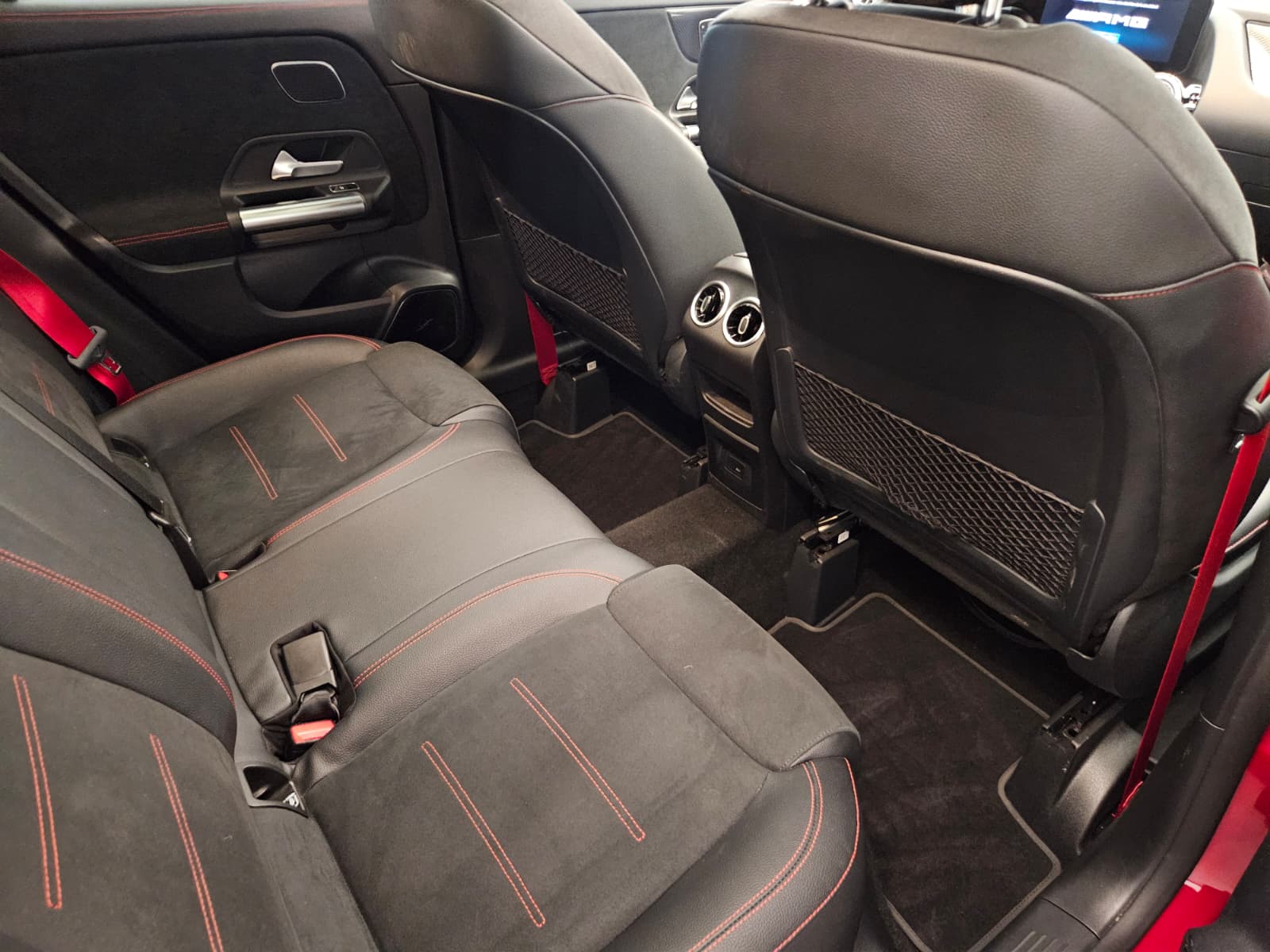 MERCEDES-BENZ GLA 35 AMG 4Matic 8G-Speedshift DCT-image-13