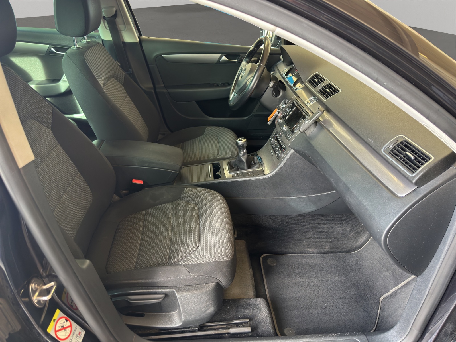 VW Passat Variant 2.0 TDI BMT Trendline-image-12