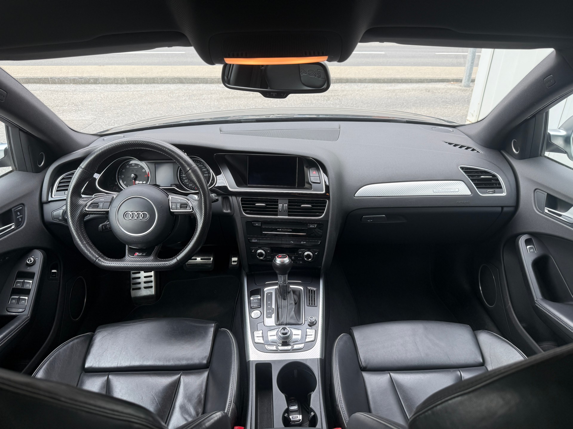AUDI RS4 Avant 4.2 FSI V8 quattro S-tronic-image-15