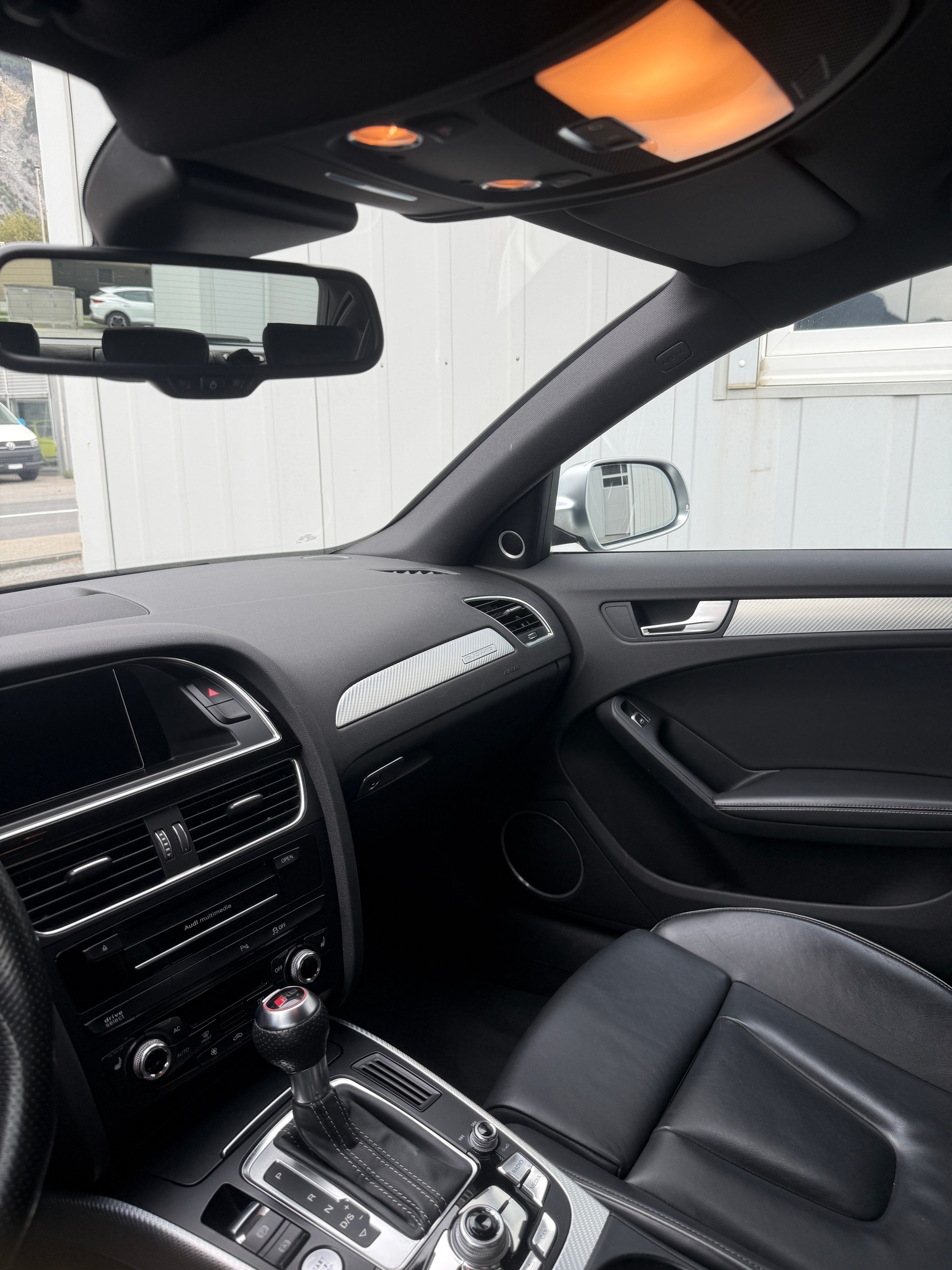 AUDI RS4 Avant 4.2 FSI V8 quattro S-tronic-image-17