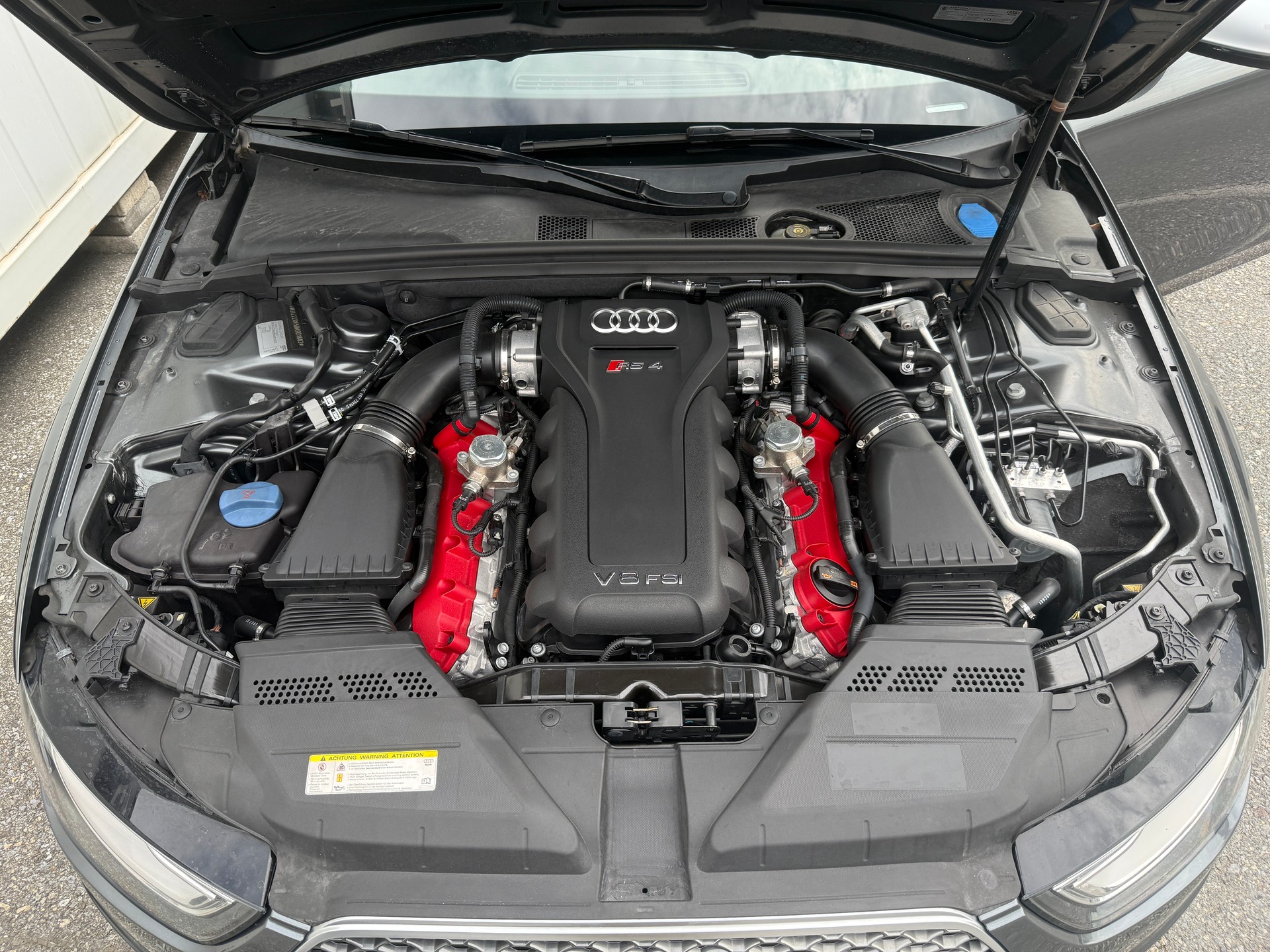 AUDI RS4 Avant 4.2 FSI V8 quattro S-tronic-image-14