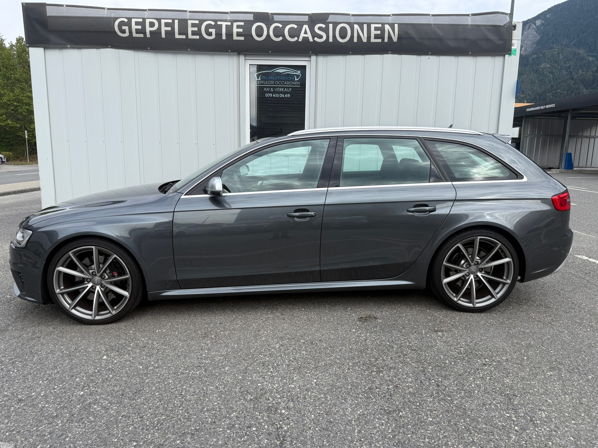 AUDI RS4 Avant 4.2 FSI V8 quattro S-tronic-image-7