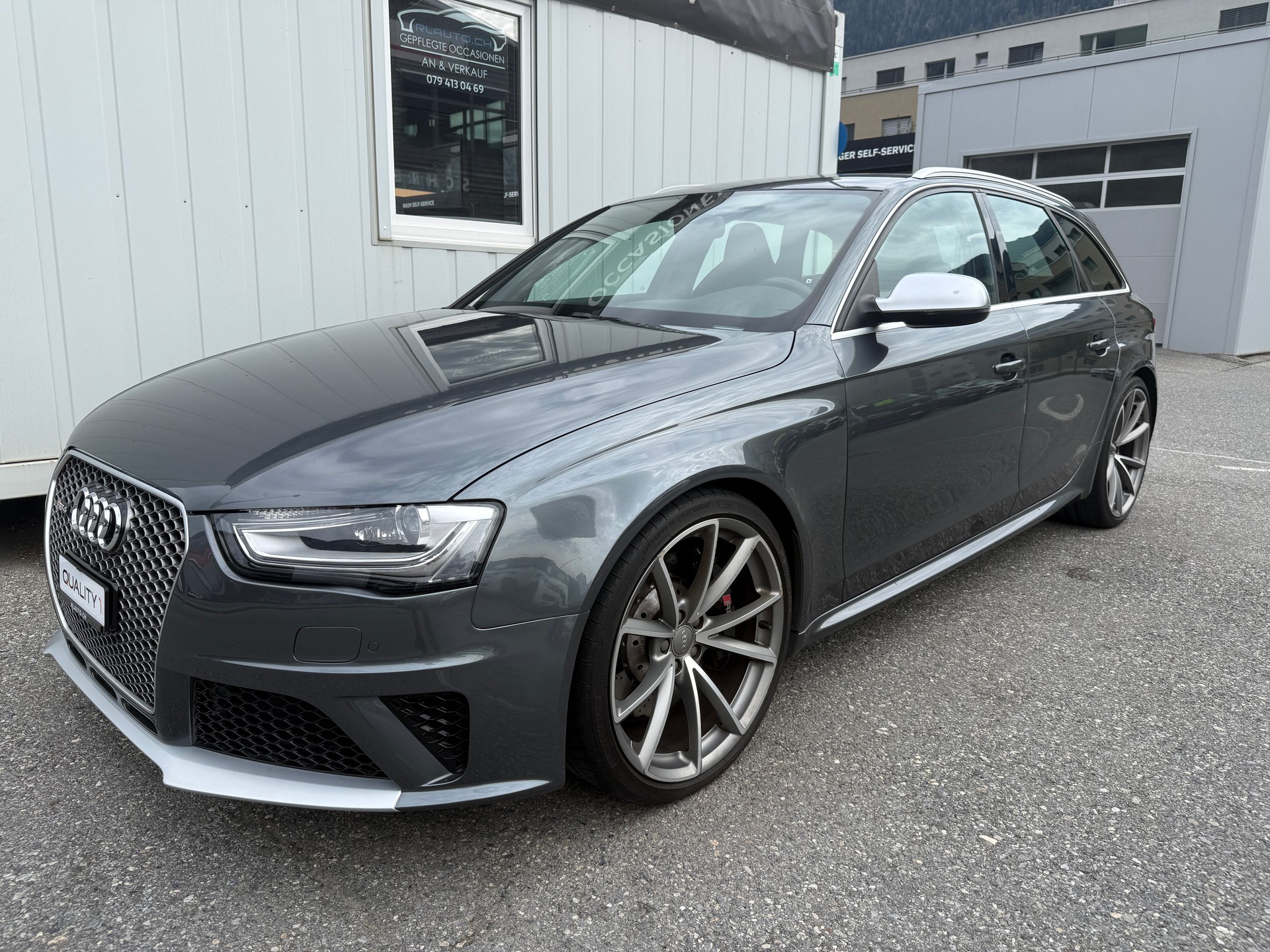 AUDI RS4 Avant 4.2 FSI V8 quattro S-tronic-image-8