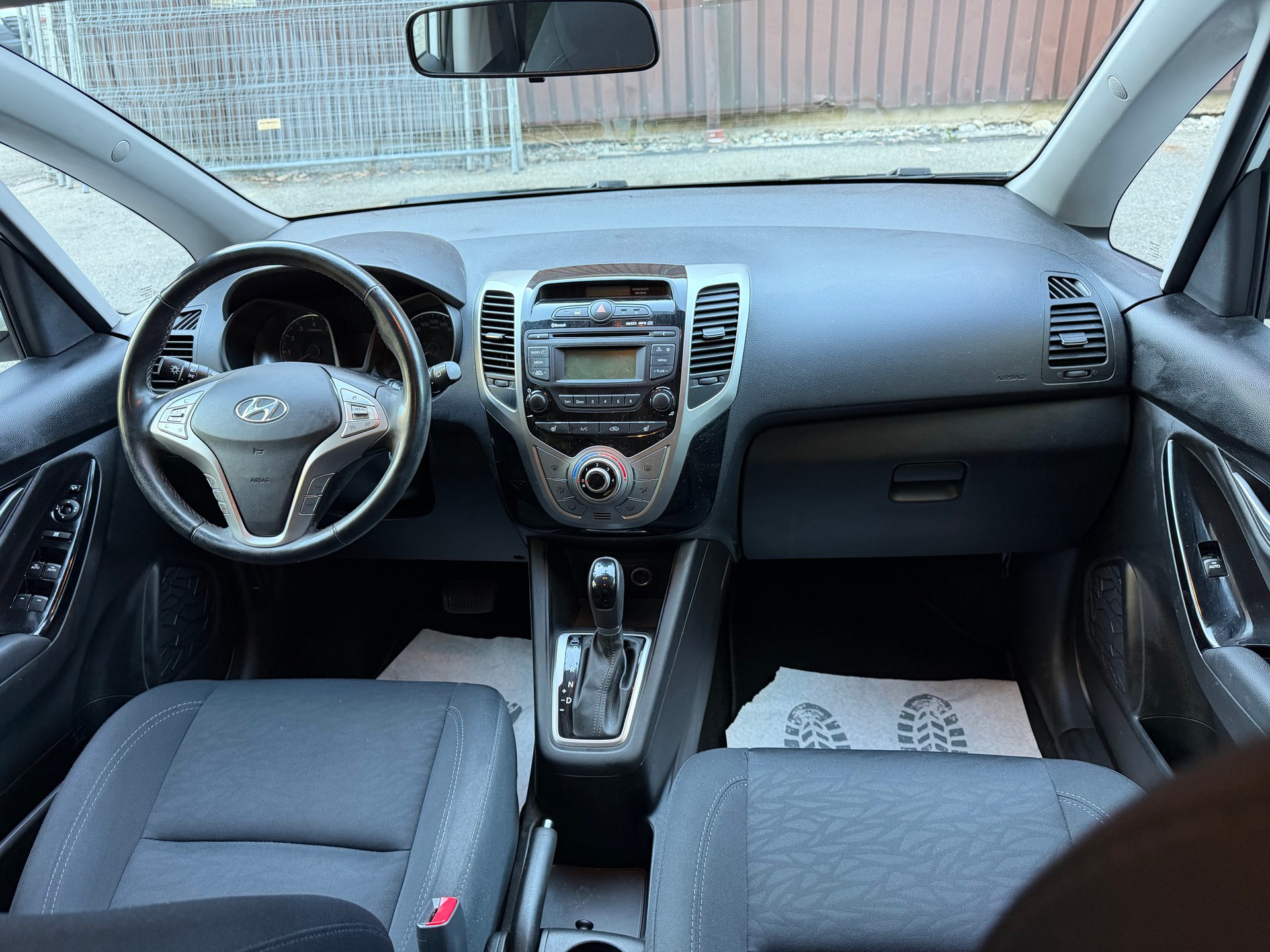 HYUNDAI iX20 1.6 Amplia Automatic-image-7