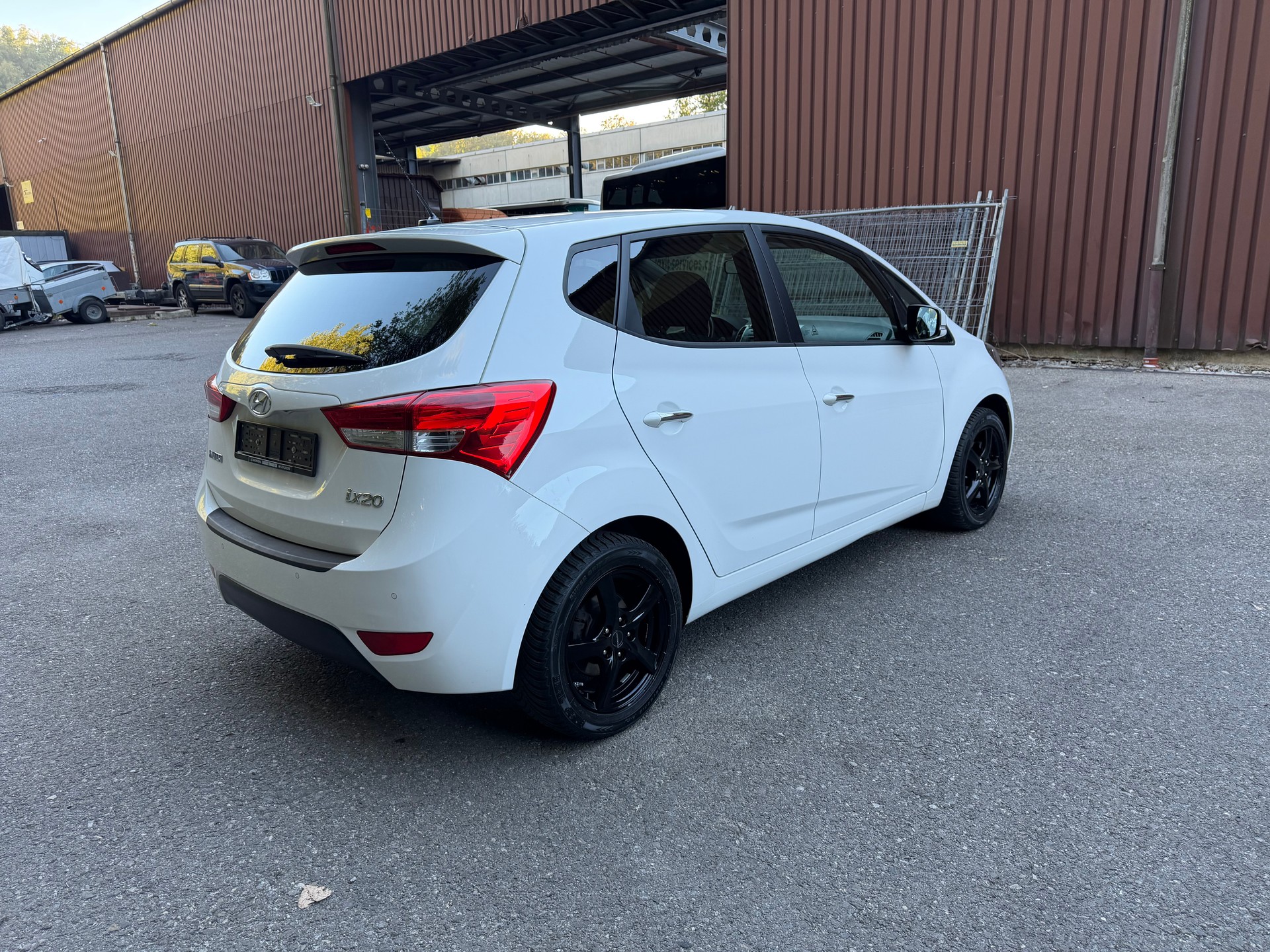 HYUNDAI iX20 1.6 Amplia Automatic-image-6