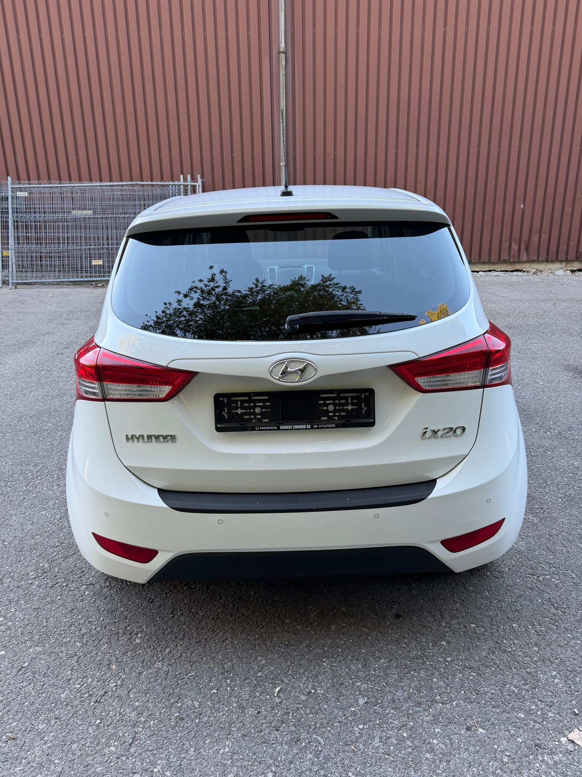 HYUNDAI iX20 1.6 Amplia Automatic-image-5