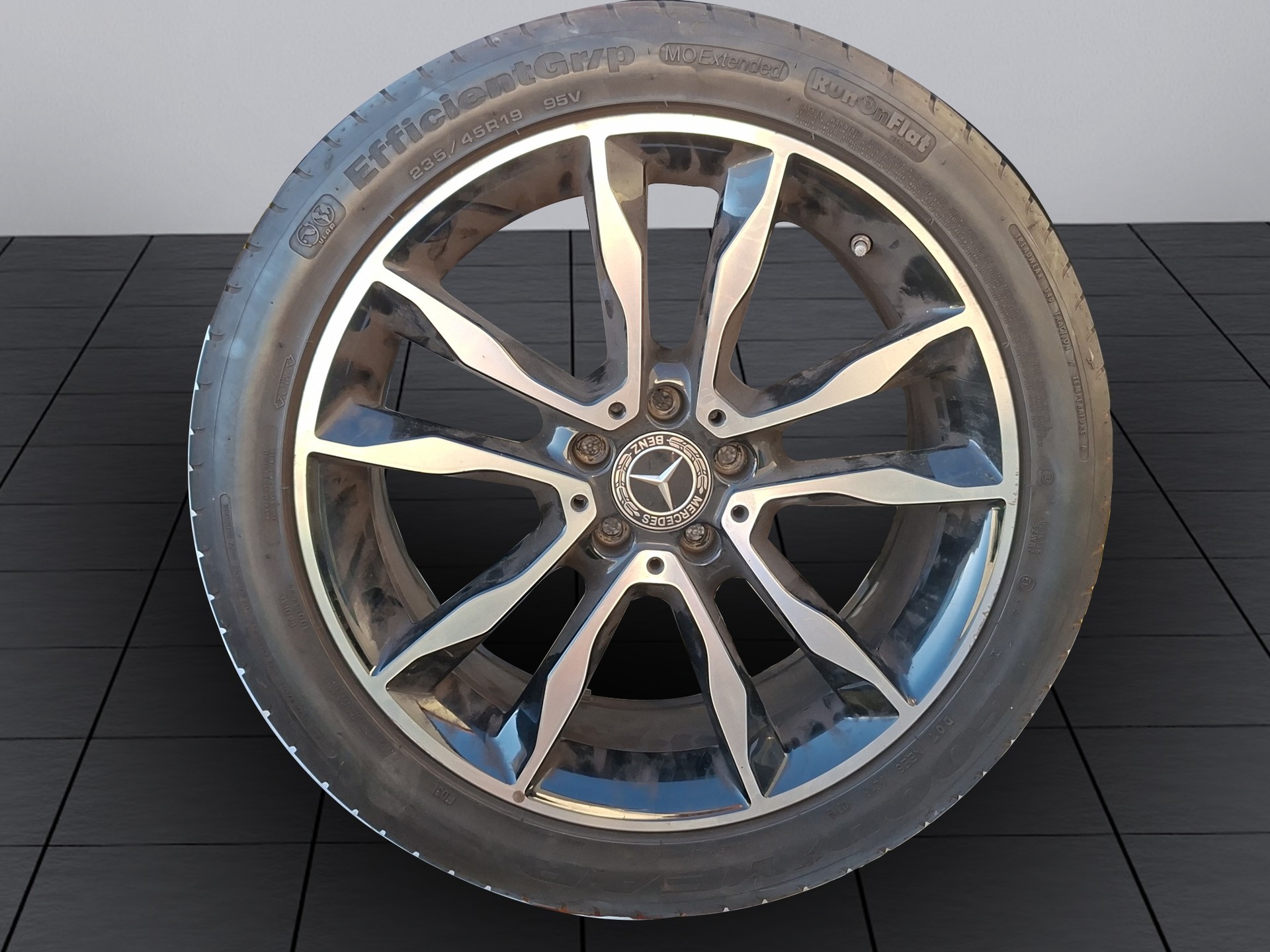 MERCEDES-BENZ GLA 200 Style 7G-DCT-image-23