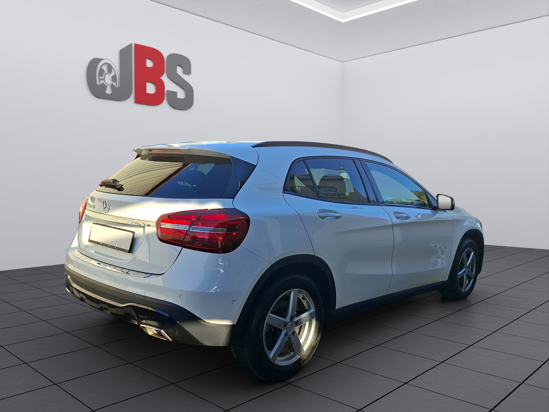 MERCEDES-BENZ GLA 200 Style 7G-DCT-image-5