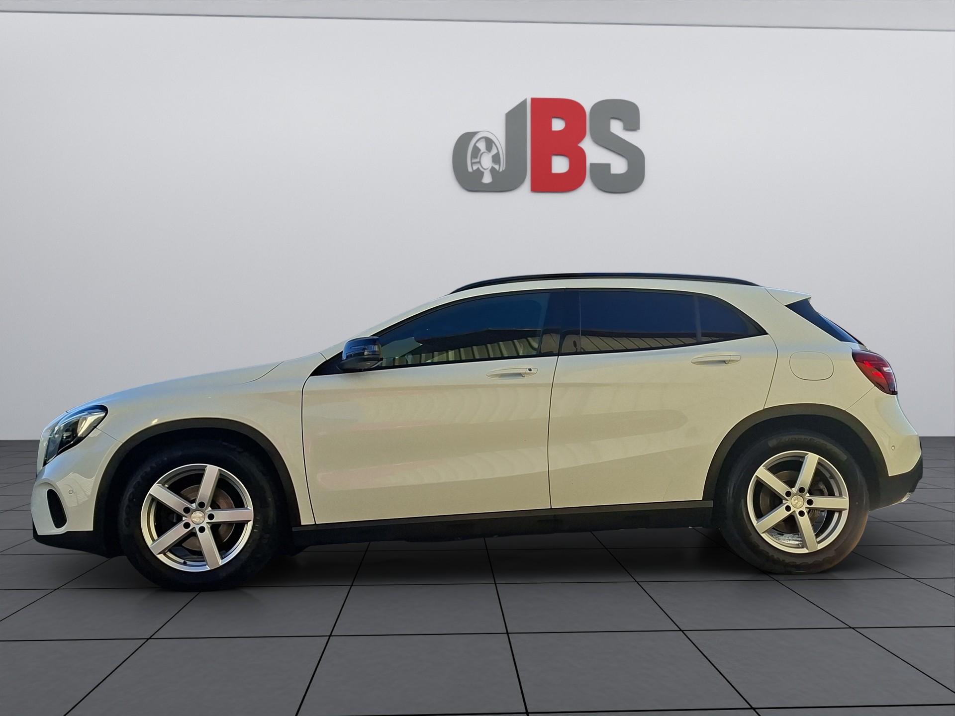 MERCEDES-BENZ GLA 200 Style 7G-DCT-image-1