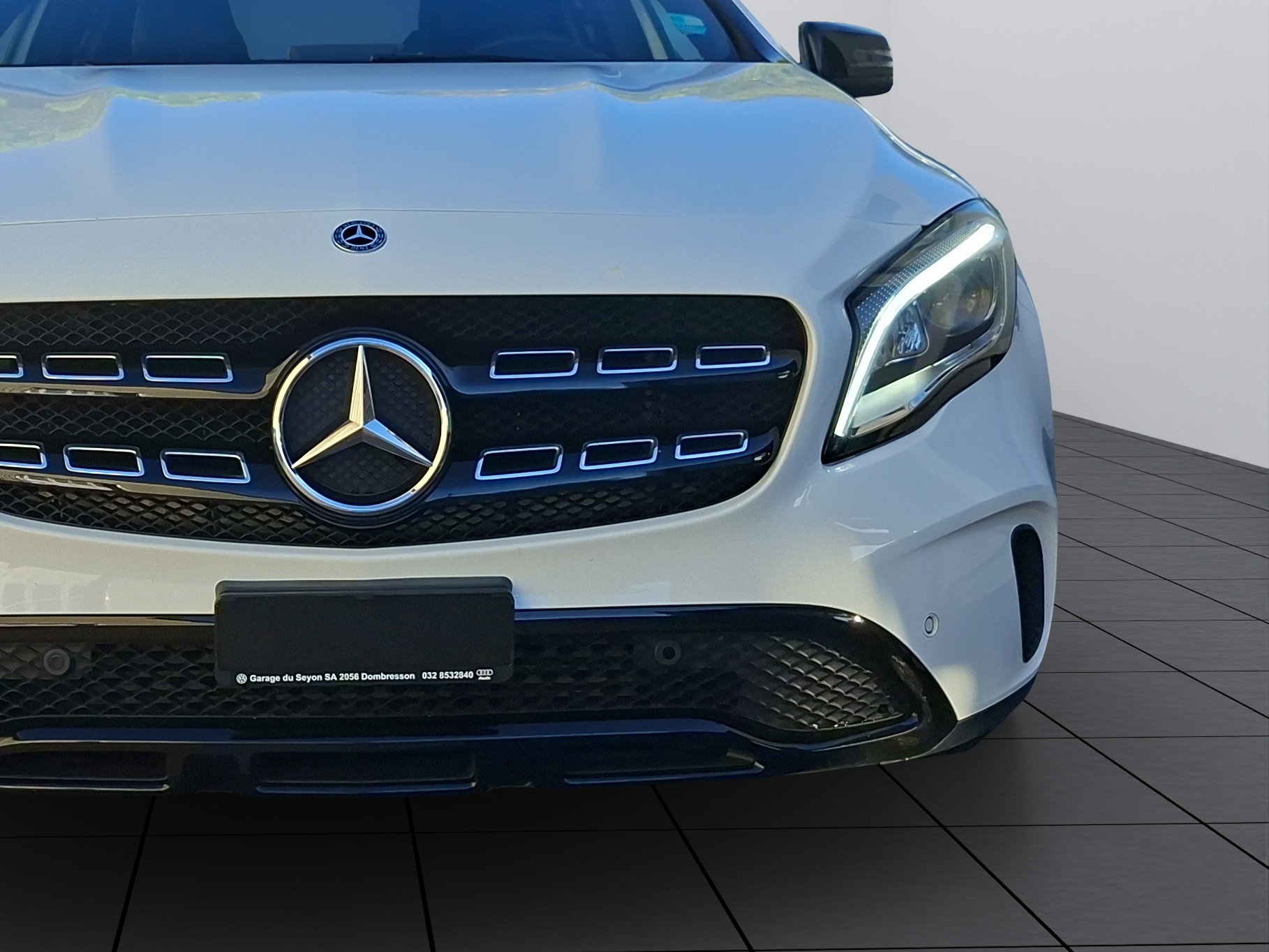 MERCEDES-BENZ GLA 200 Style 7G-DCT-image-8