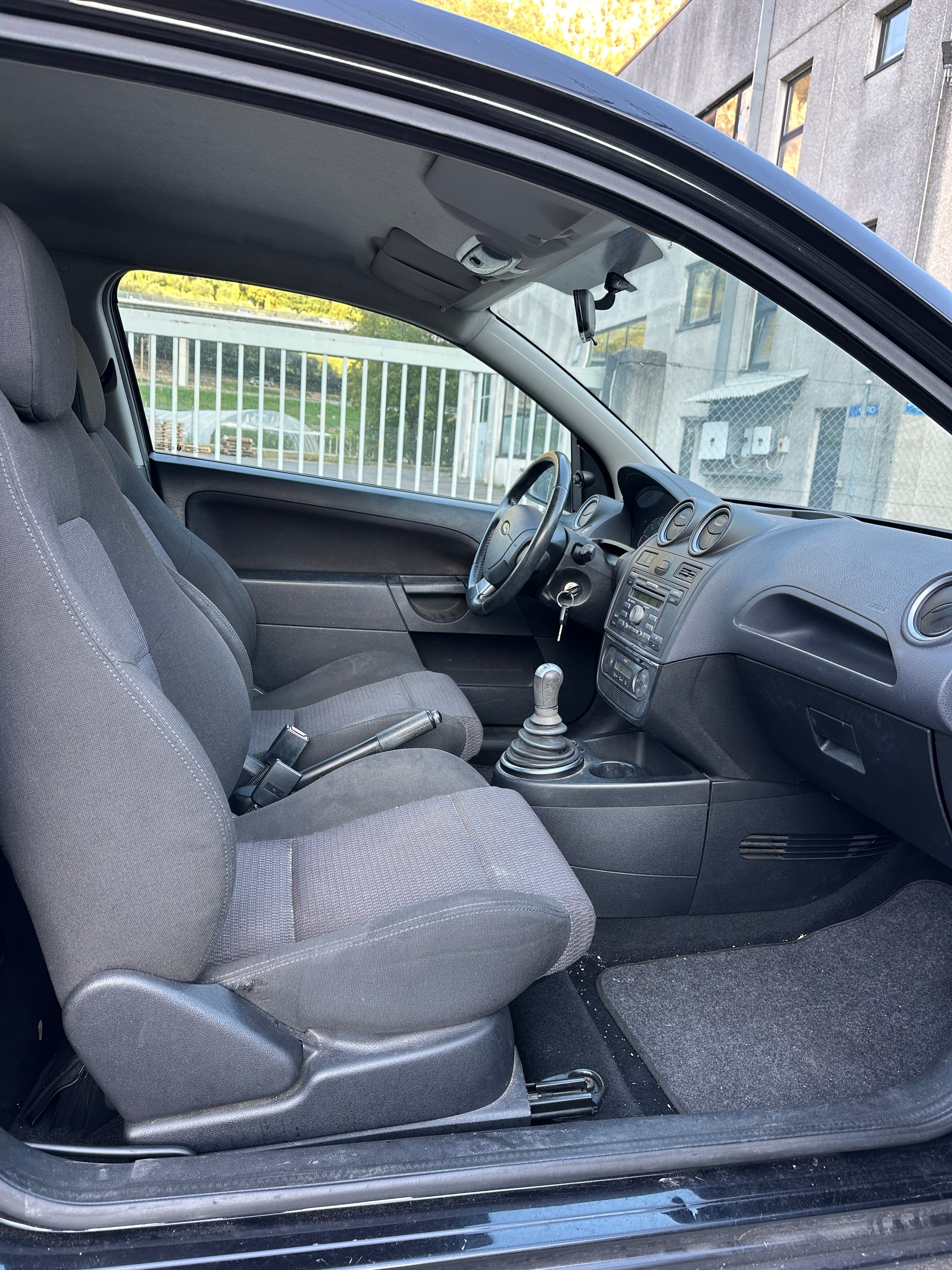 FORD Fiesta 1.6 16V S-image-10