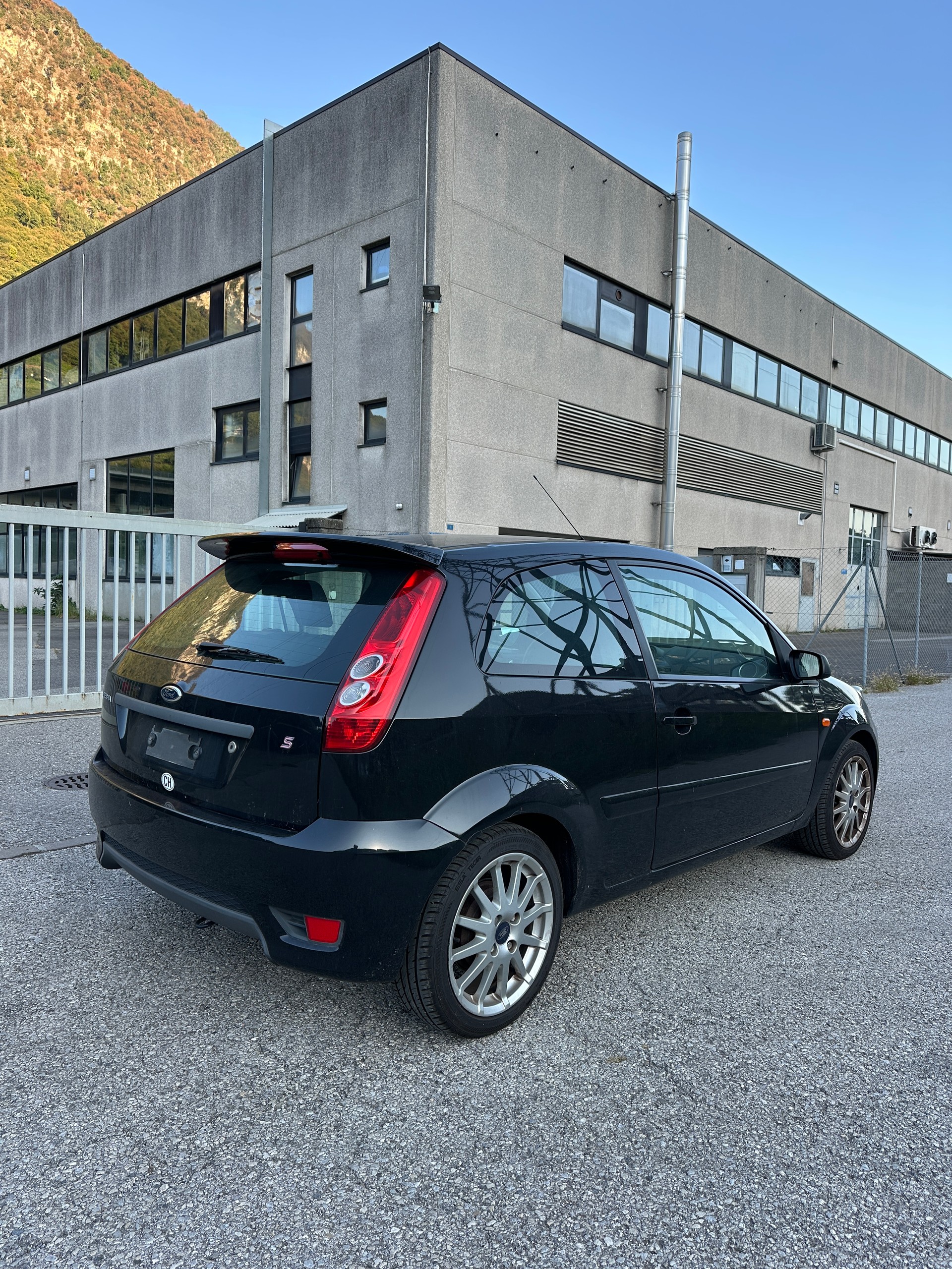FORD Fiesta 1.6 16V S-image-0