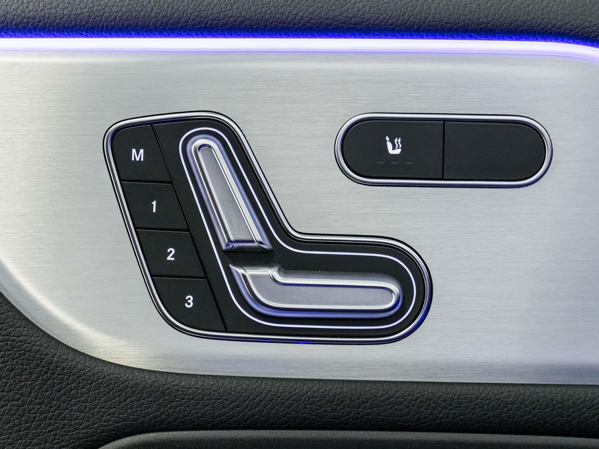 MERCEDES-BENZ GLA 220 d AMG Line 4matic-image-12