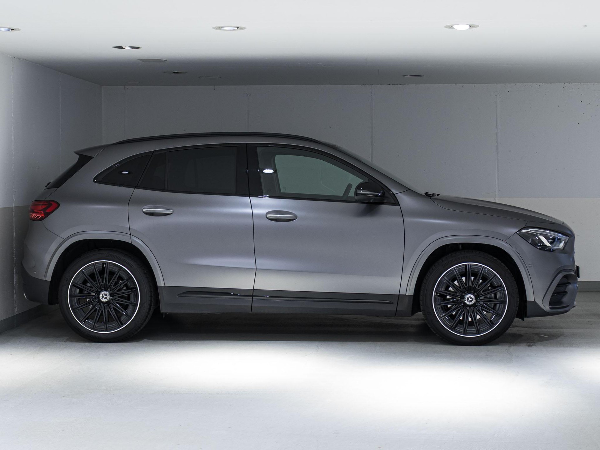 MERCEDES-BENZ GLA 220 d AMG Line 4matic-image-1