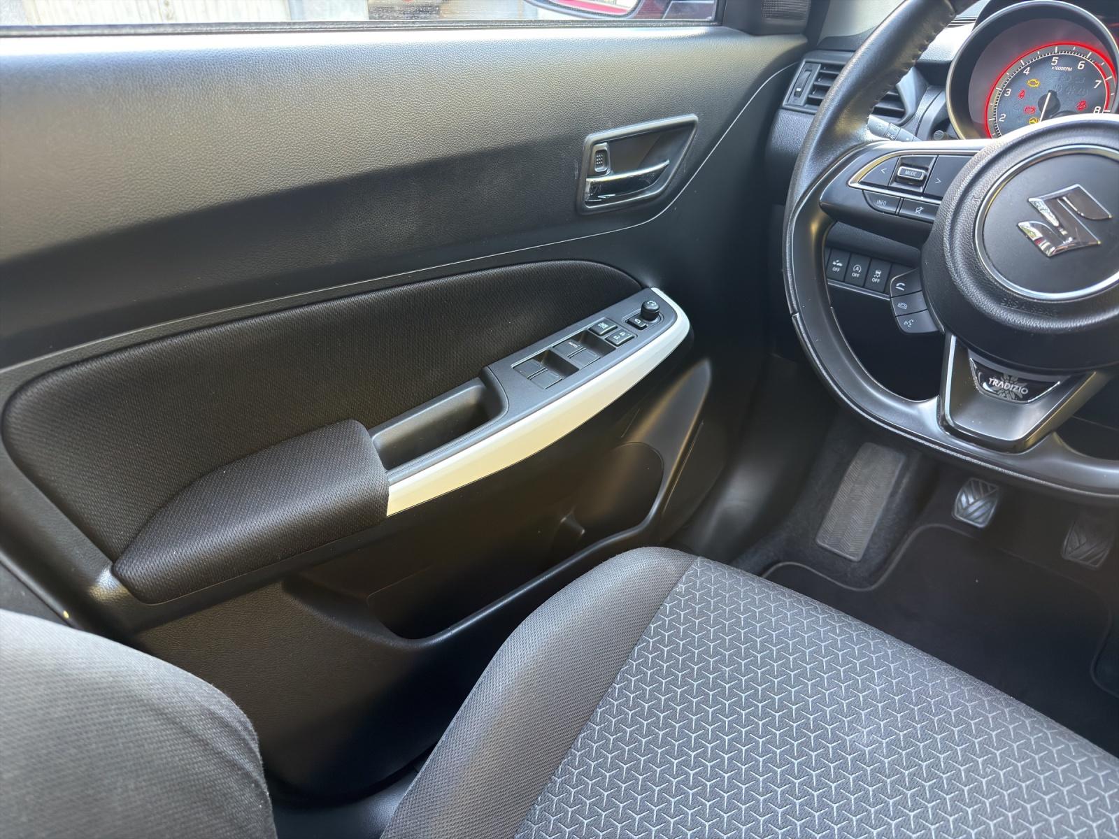 SUZUKI Swift 1.2 Tradizio Top Hybrid 4x4-image-11