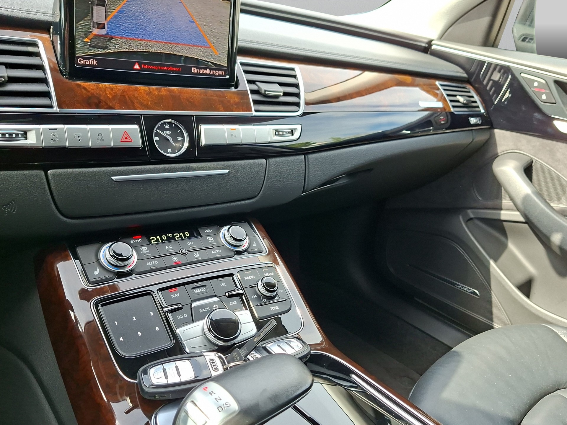 AUDI A8 3.0 TDI ultra quattro tiptronic-image-13