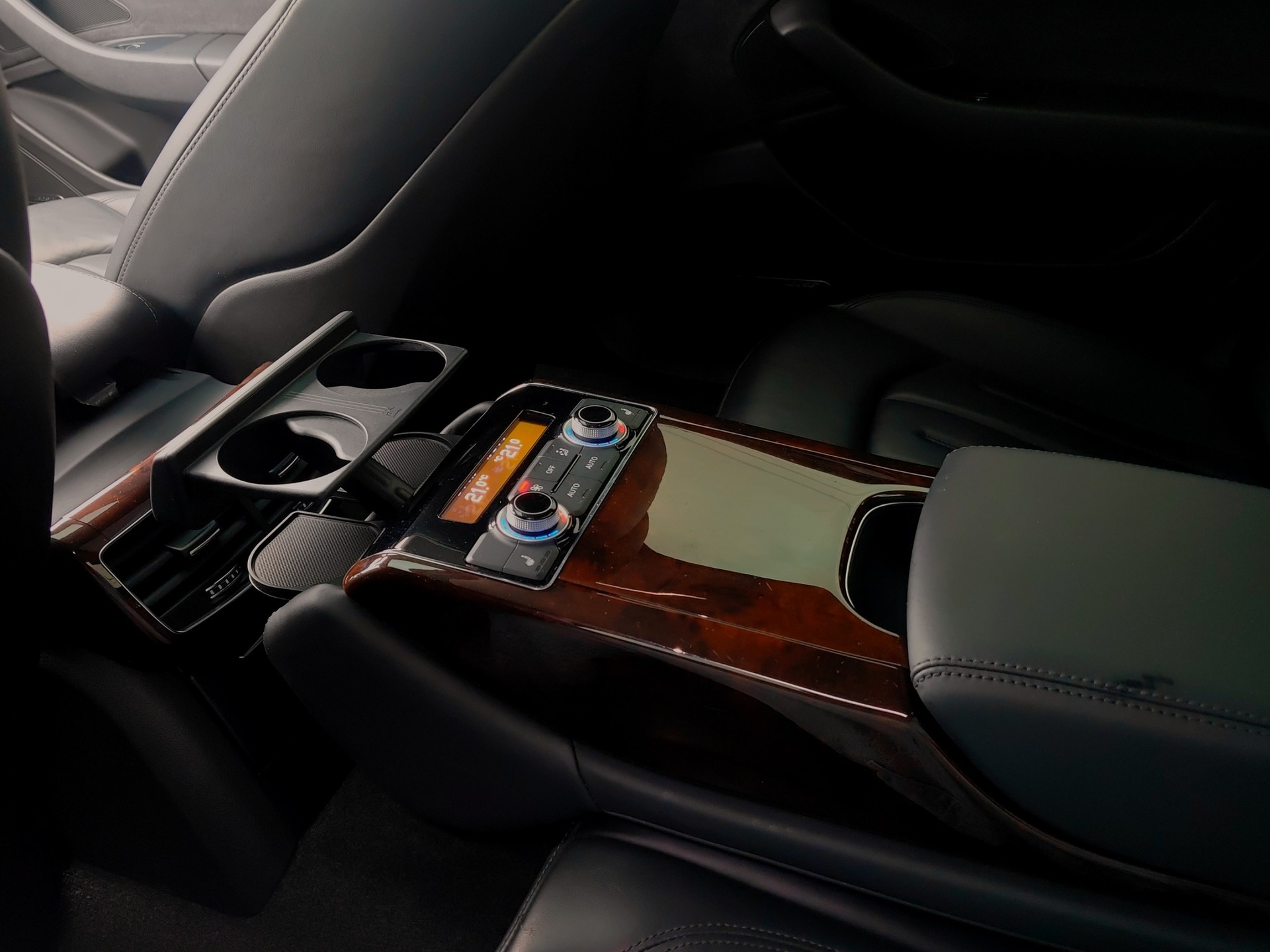 AUDI A8 3.0 TDI ultra quattro tiptronic-image-18
