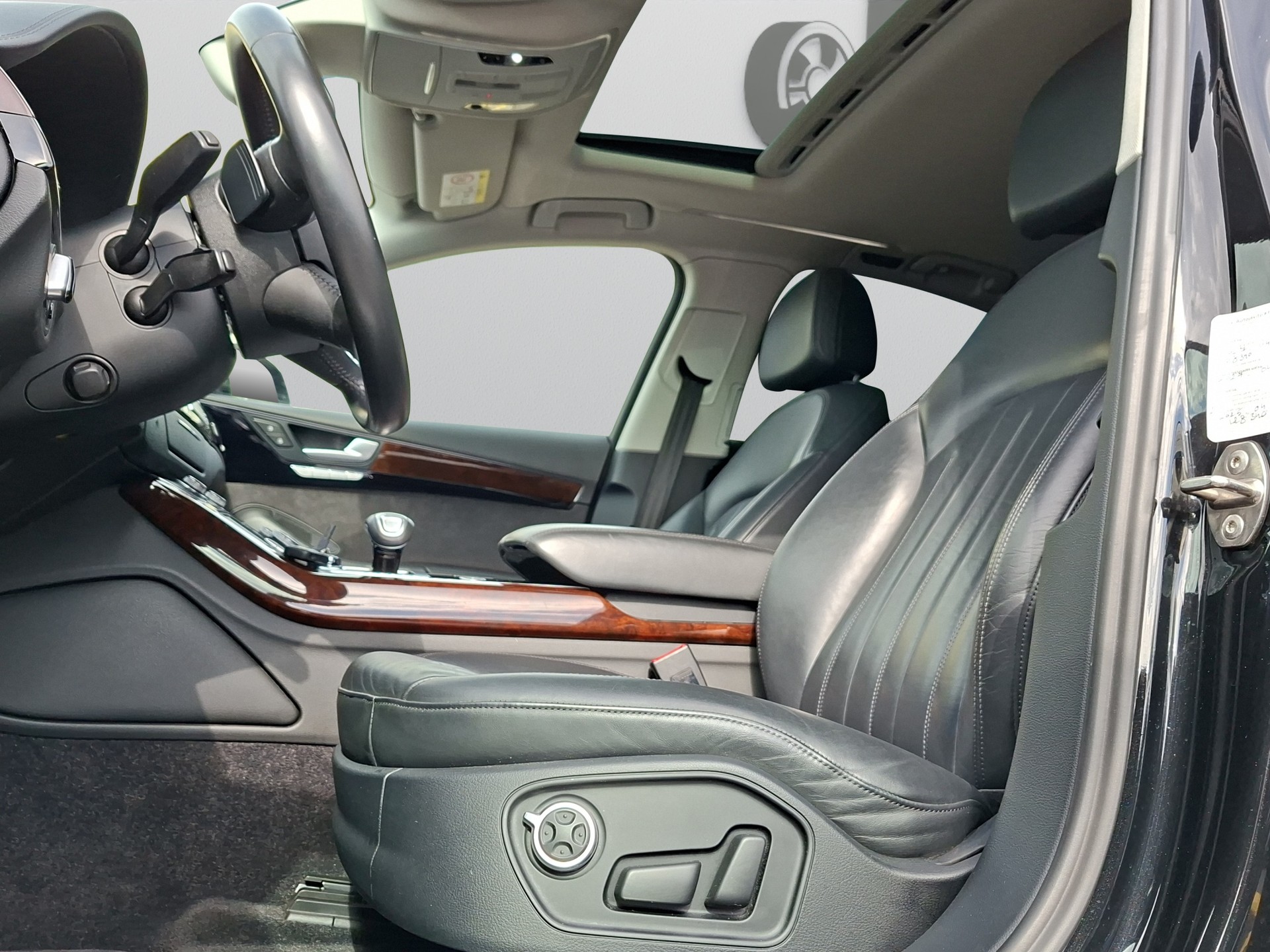 AUDI A8 3.0 TDI ultra quattro tiptronic-image-17