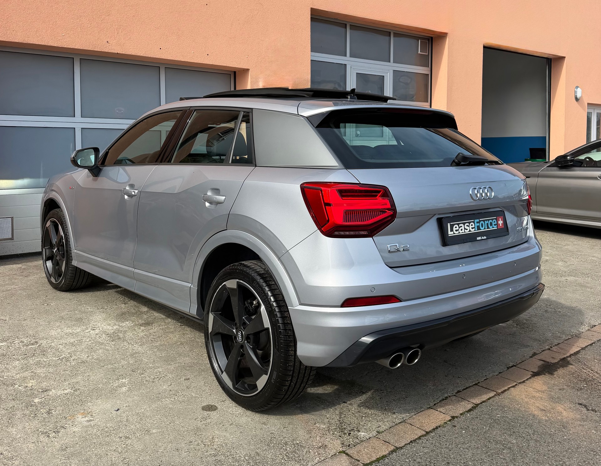 AUDI Q2 35 TFSI S-Line Attraction S-tronic-image-2