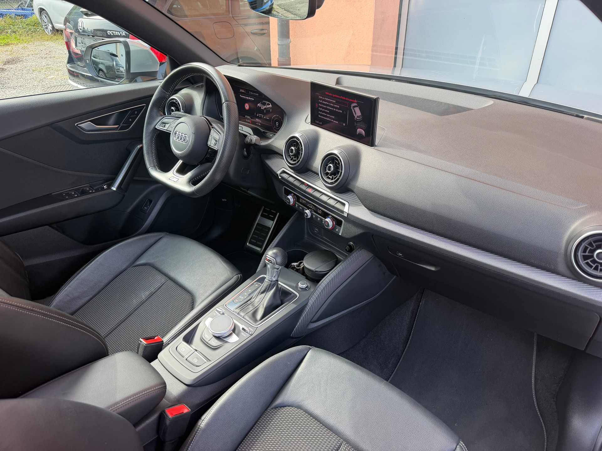AUDI Q2 35 TFSI S-Line Attraction S-tronic-image-15