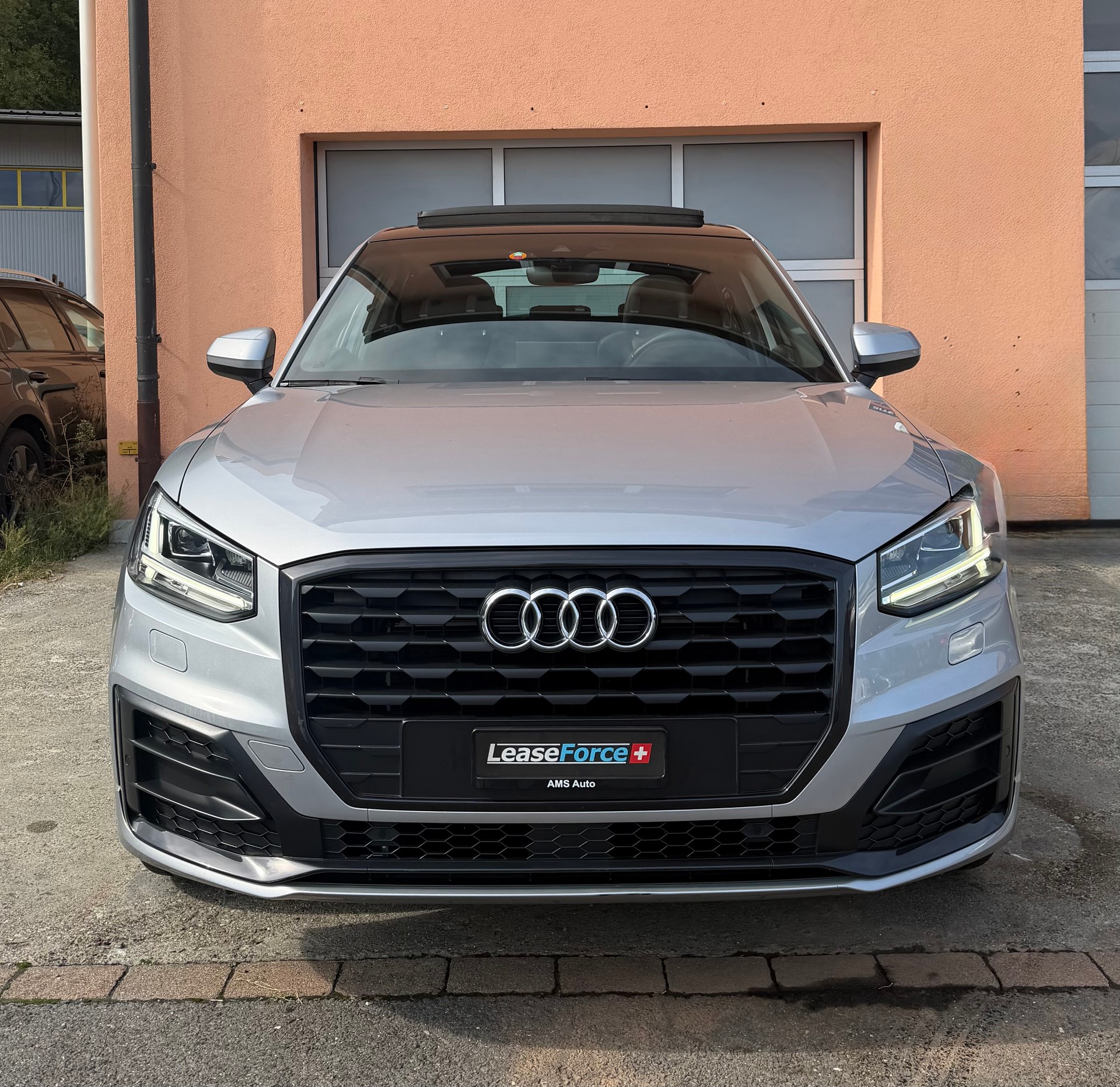 AUDI Q2 35 TFSI S-Line Attraction S-tronic-image-4