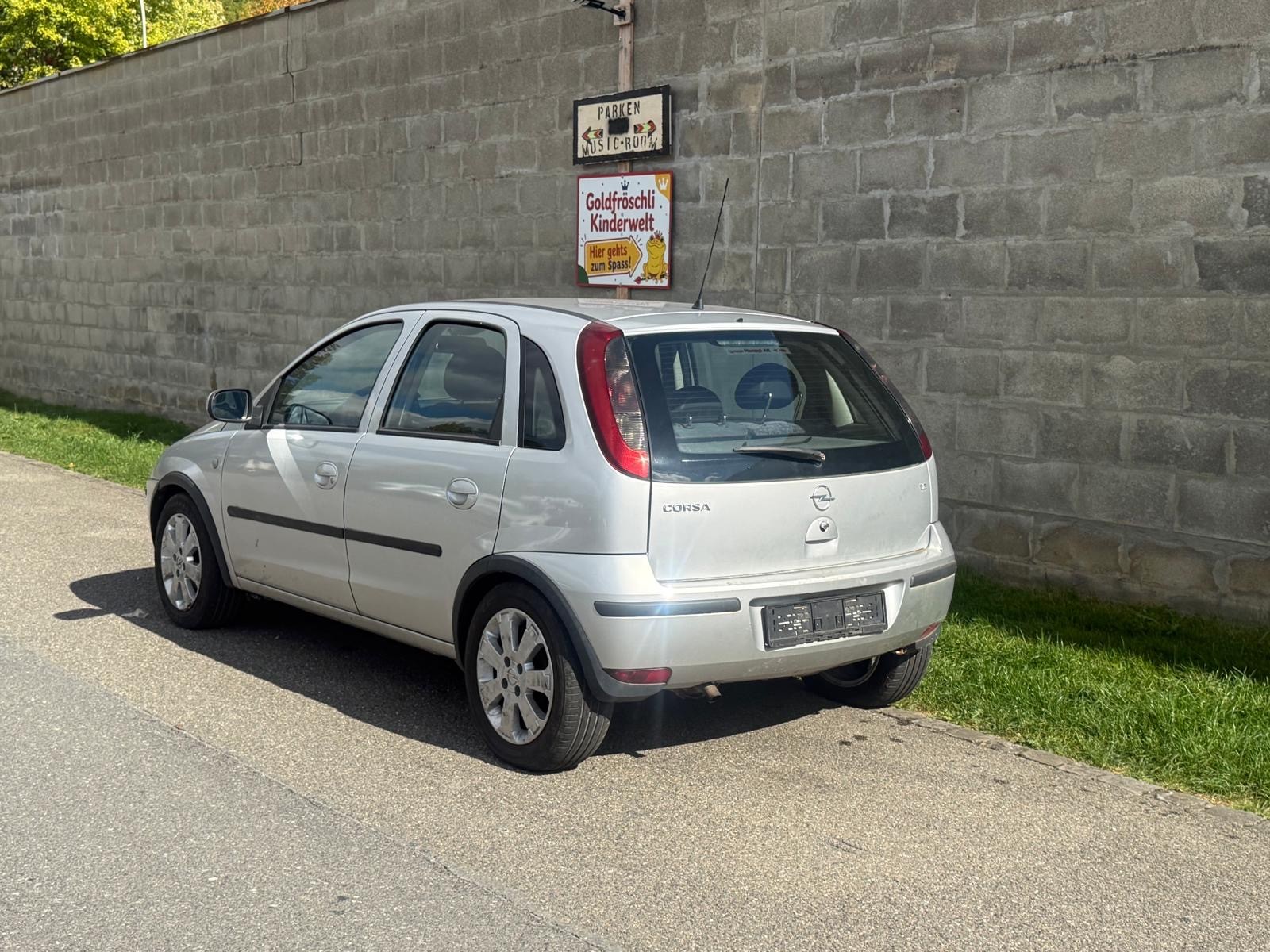 OPEL Corsa 1.2 16V Essentia-image-2