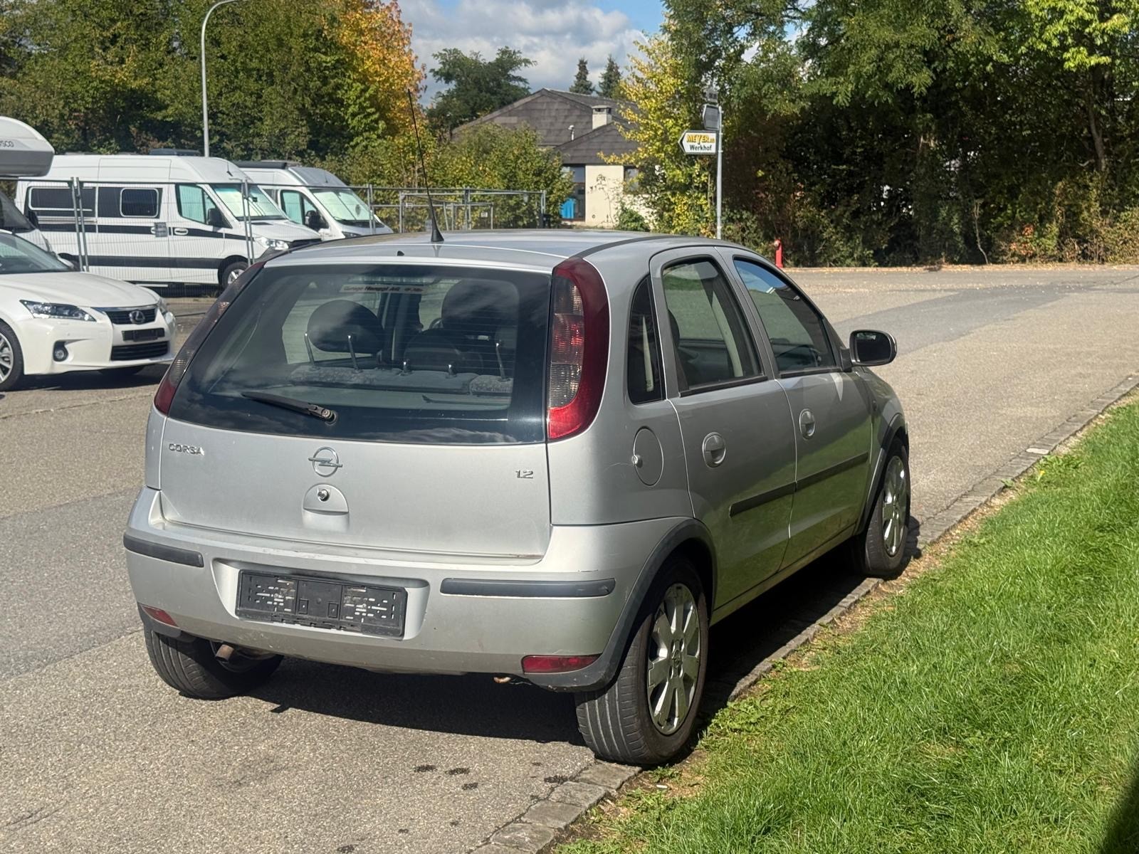 OPEL Corsa 1.2 16V Essentia-image-4