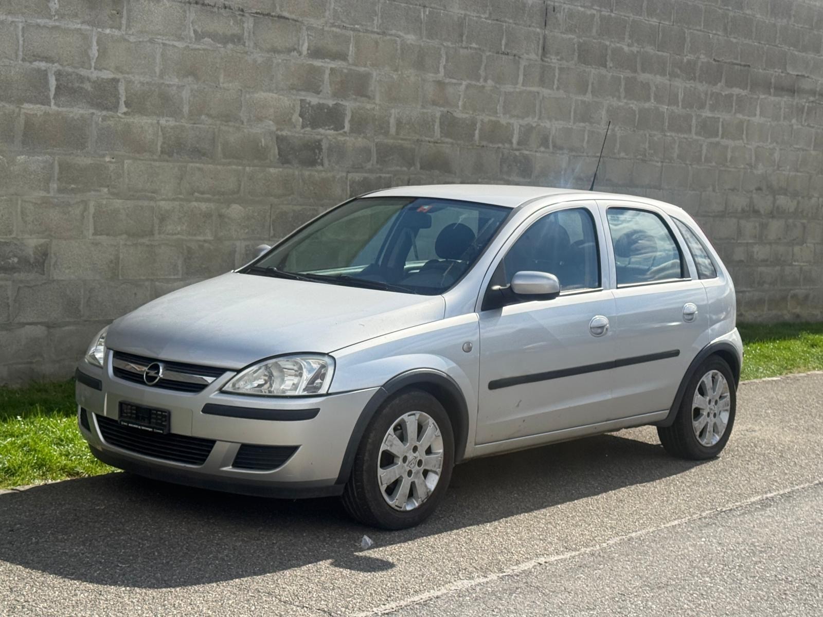 OPEL Corsa 1.2 16V Essentia-image-0