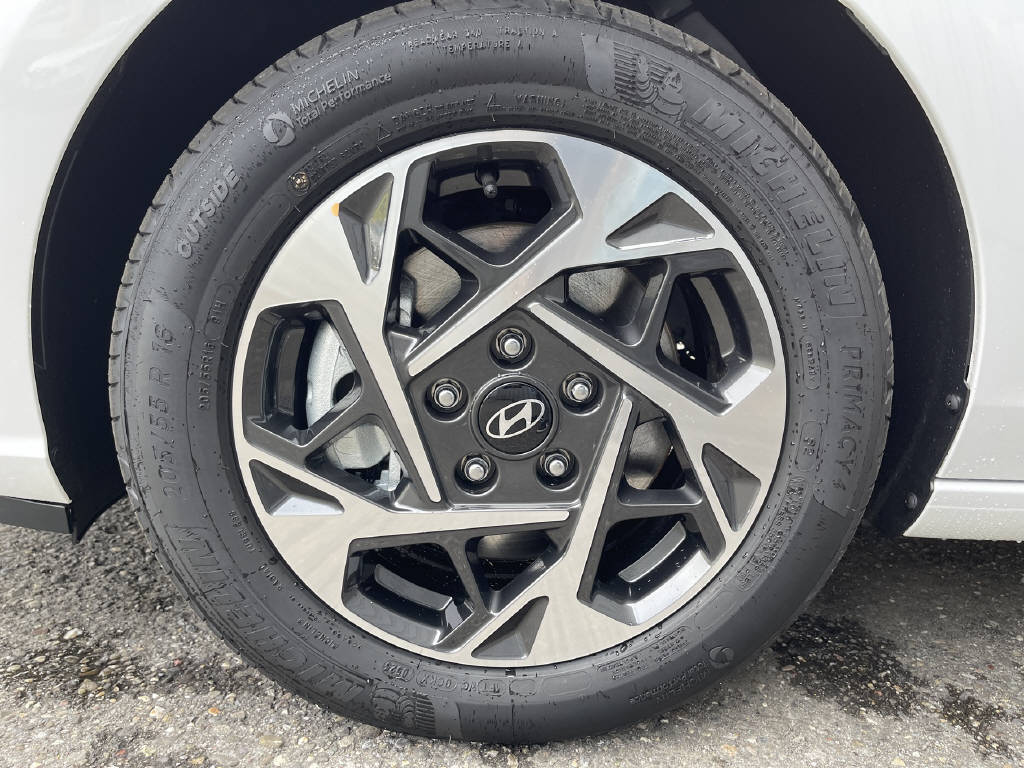 HYUNDAI i30 1.5 T-GDi Amplia 48V MH DCT-image-8