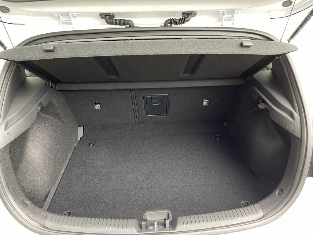 HYUNDAI i30 1.5 T-GDi Amplia 48V MH DCT-image-4