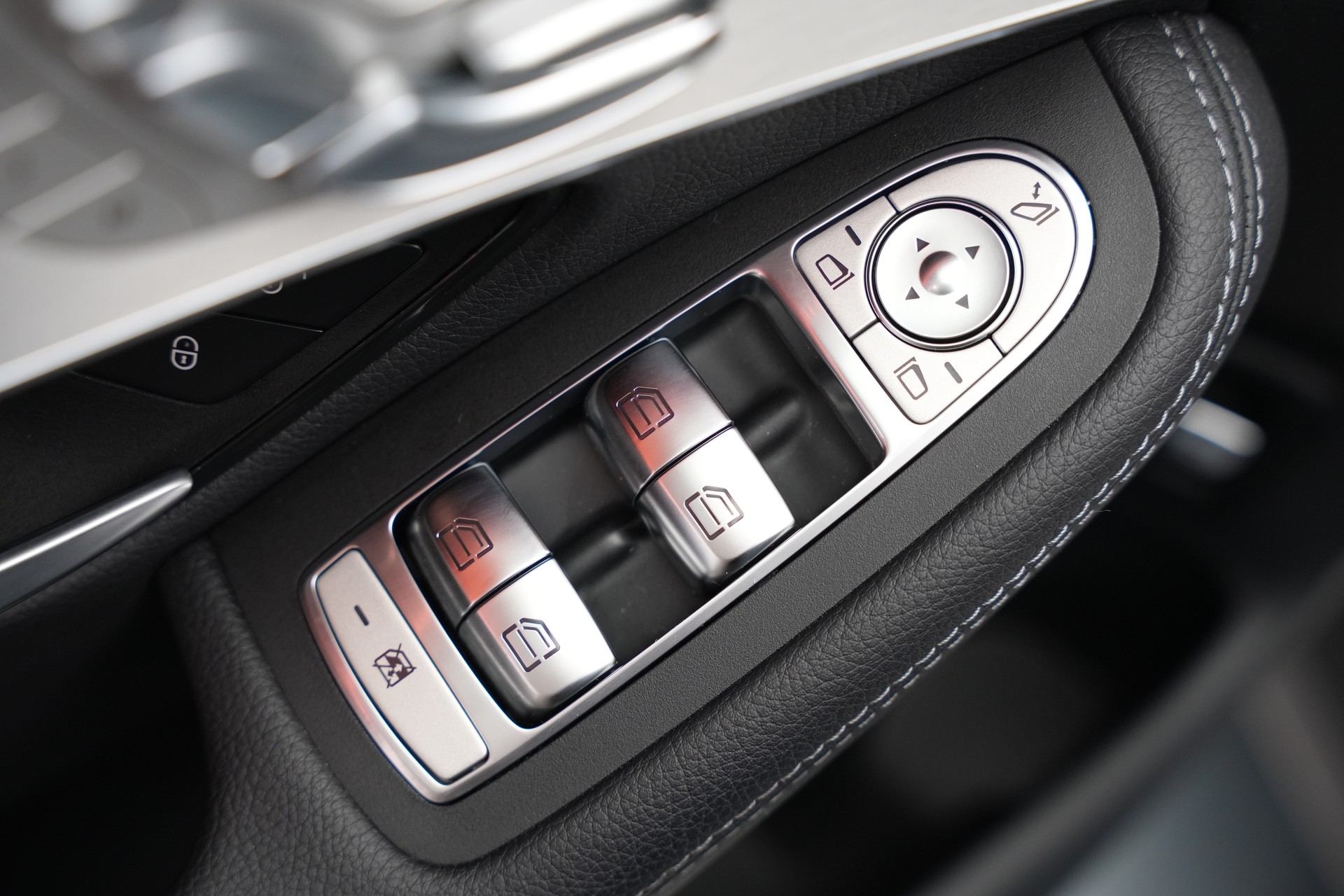 MERCEDES-BENZ GLC 43 AMG 4Matic 9G-Tronic *CH-Fahrzeug* *Pano* *Burmester*-image-19