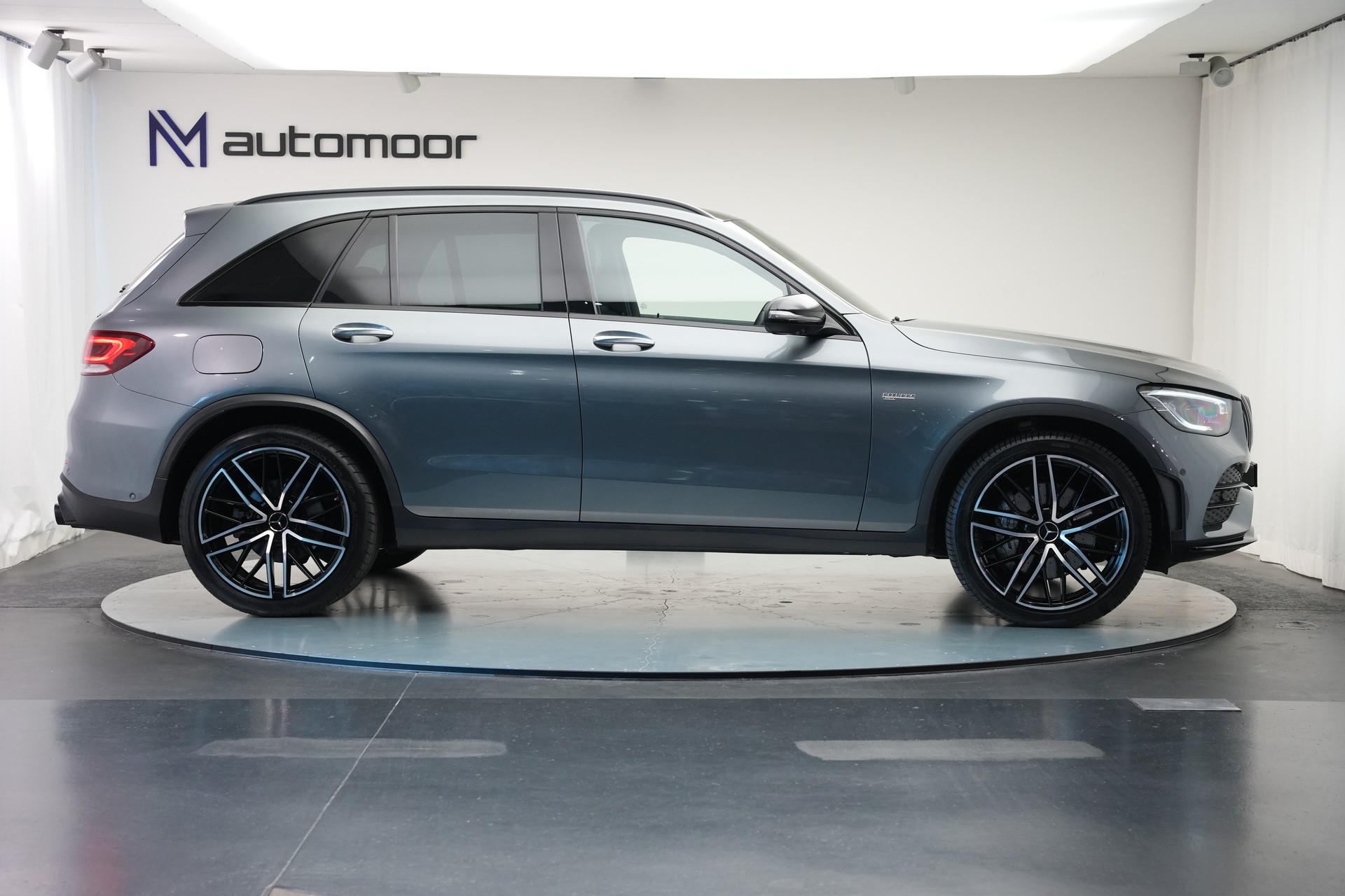 MERCEDES-BENZ GLC 43 AMG 4Matic 9G-Tronic *CH-Fahrzeug* *Pano* *Burmester*-image-3