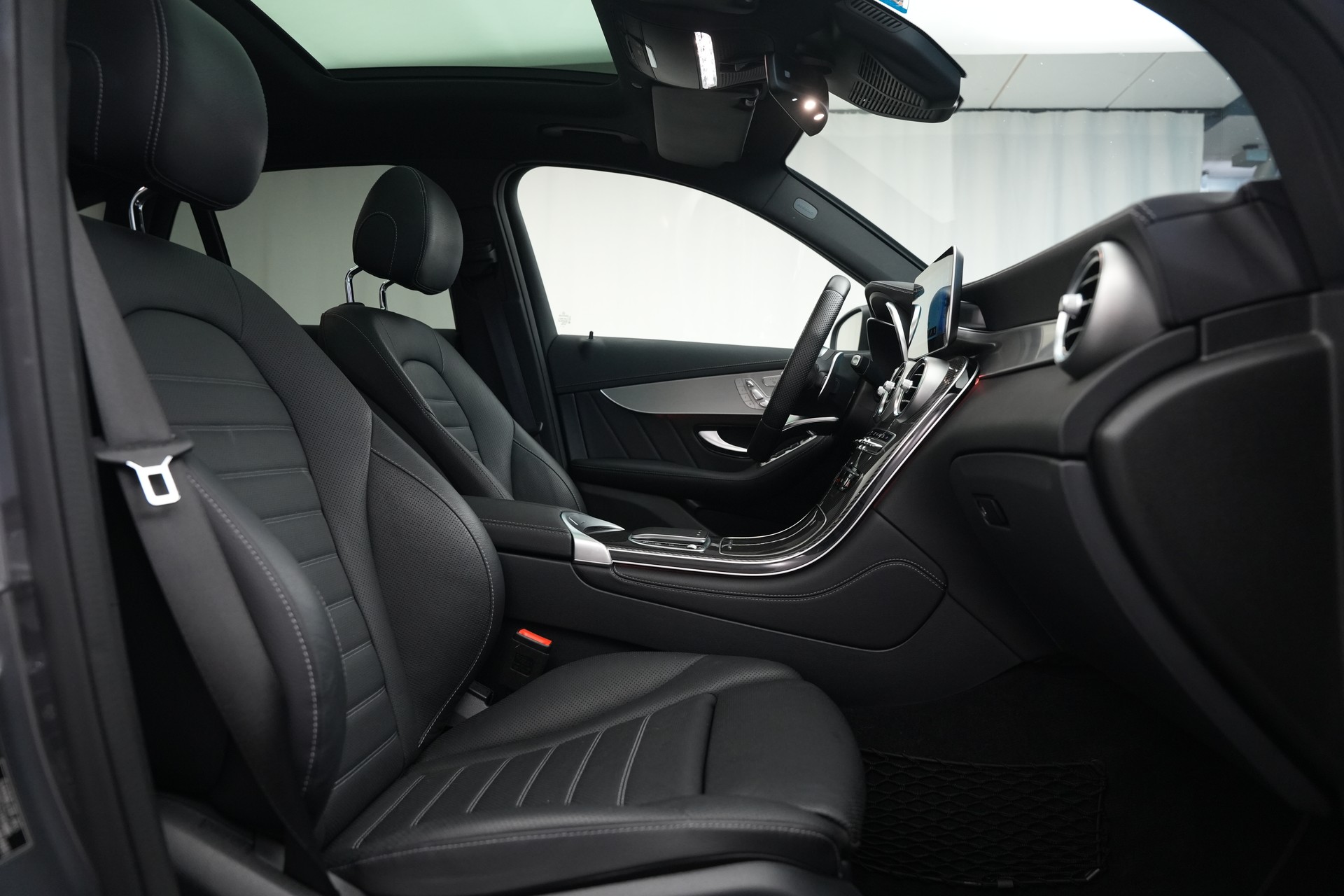 MERCEDES-BENZ GLC 43 AMG 4Matic 9G-Tronic *CH-Fahrzeug* *Pano* *Burmester*-image-13