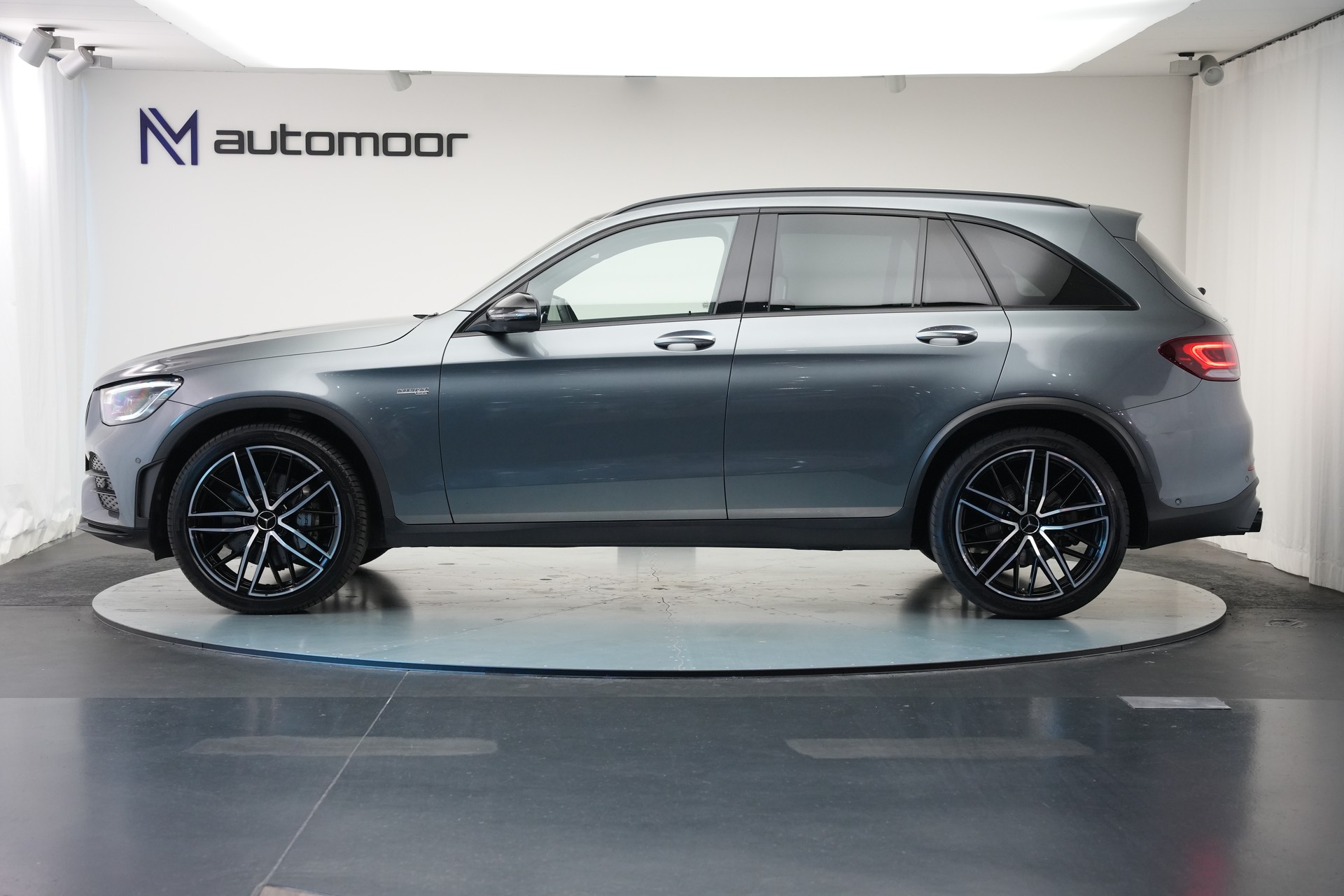 MERCEDES-BENZ GLC 43 AMG 4Matic 9G-Tronic *CH-Fahrzeug* *Pano* *Burmester*-image-7