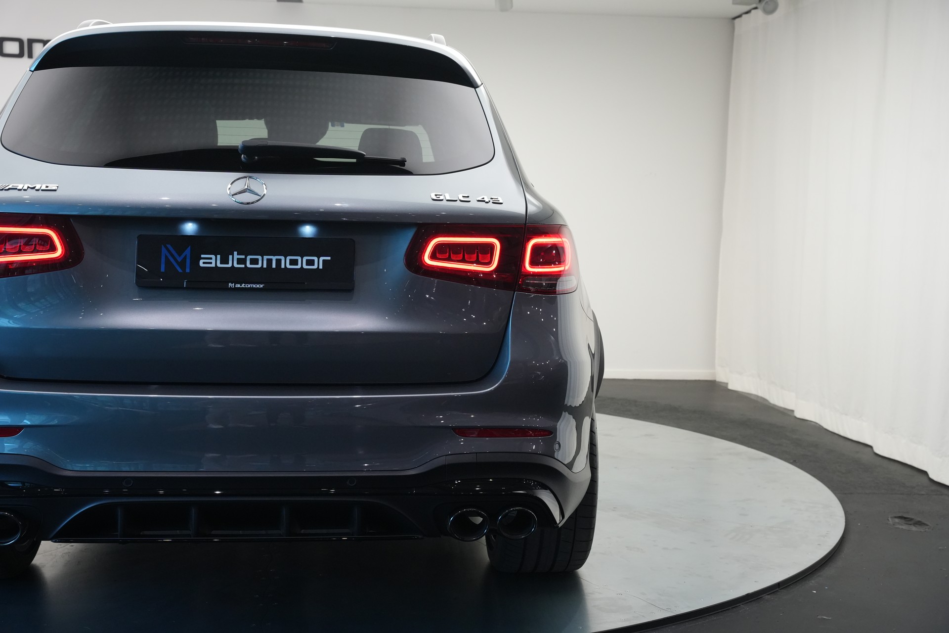 MERCEDES-BENZ GLC 43 AMG 4Matic 9G-Tronic *CH-Fahrzeug* *Pano* *Burmester*-image-38