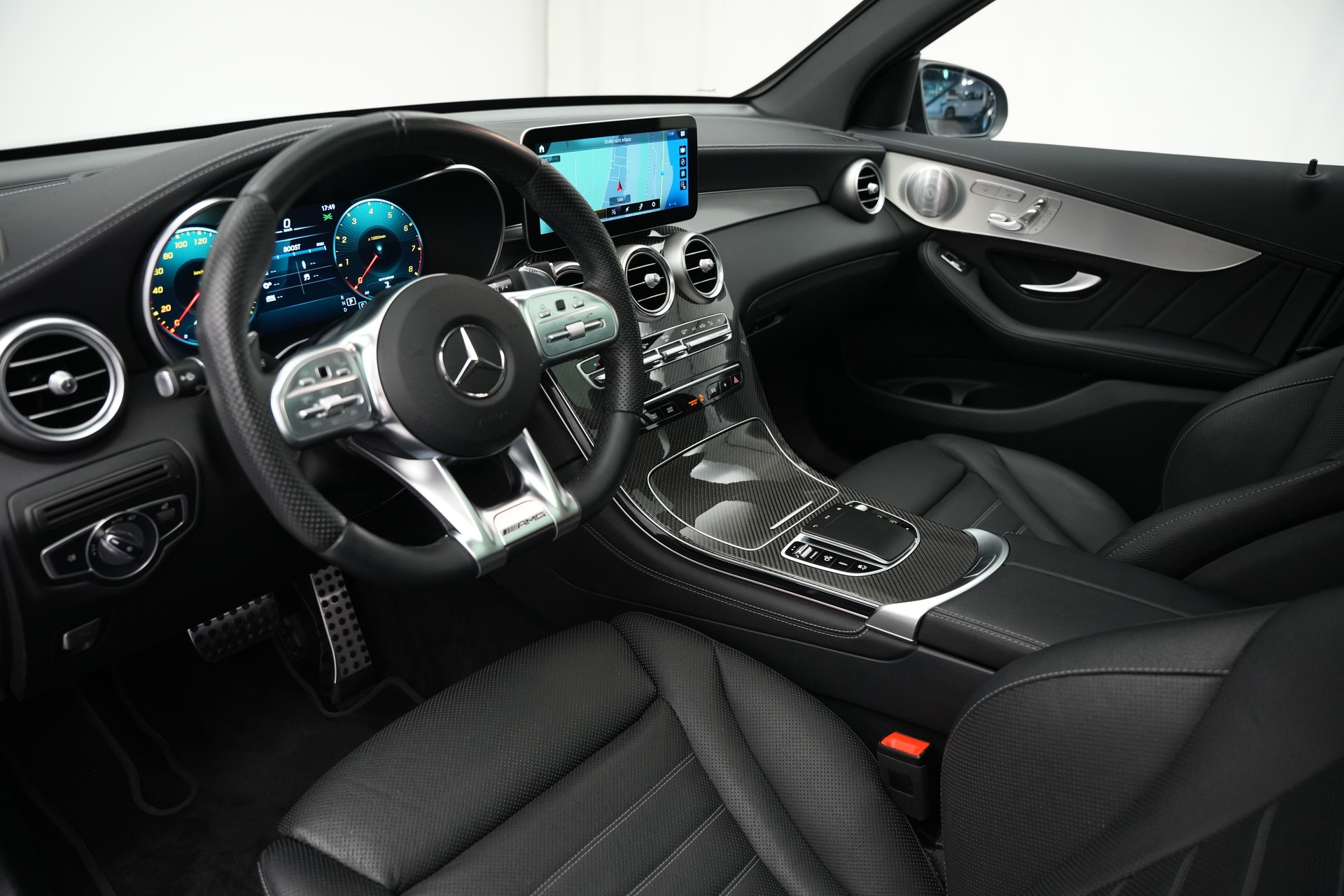 MERCEDES-BENZ GLC 43 AMG 4Matic 9G-Tronic *CH-Fahrzeug* *Pano* *Burmester*-image-10