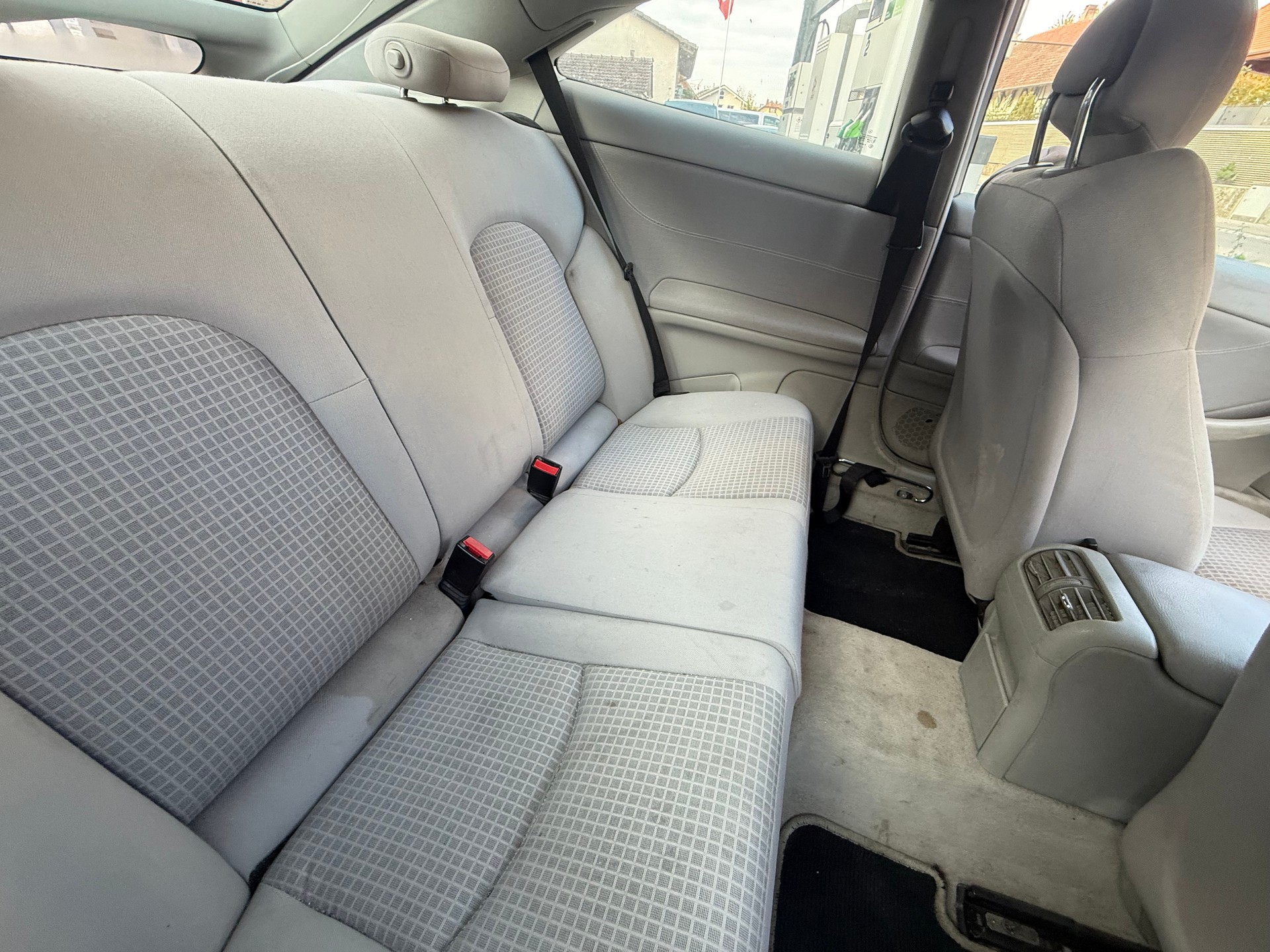MERCEDES-BENZ C 180 Kompressor-image-10