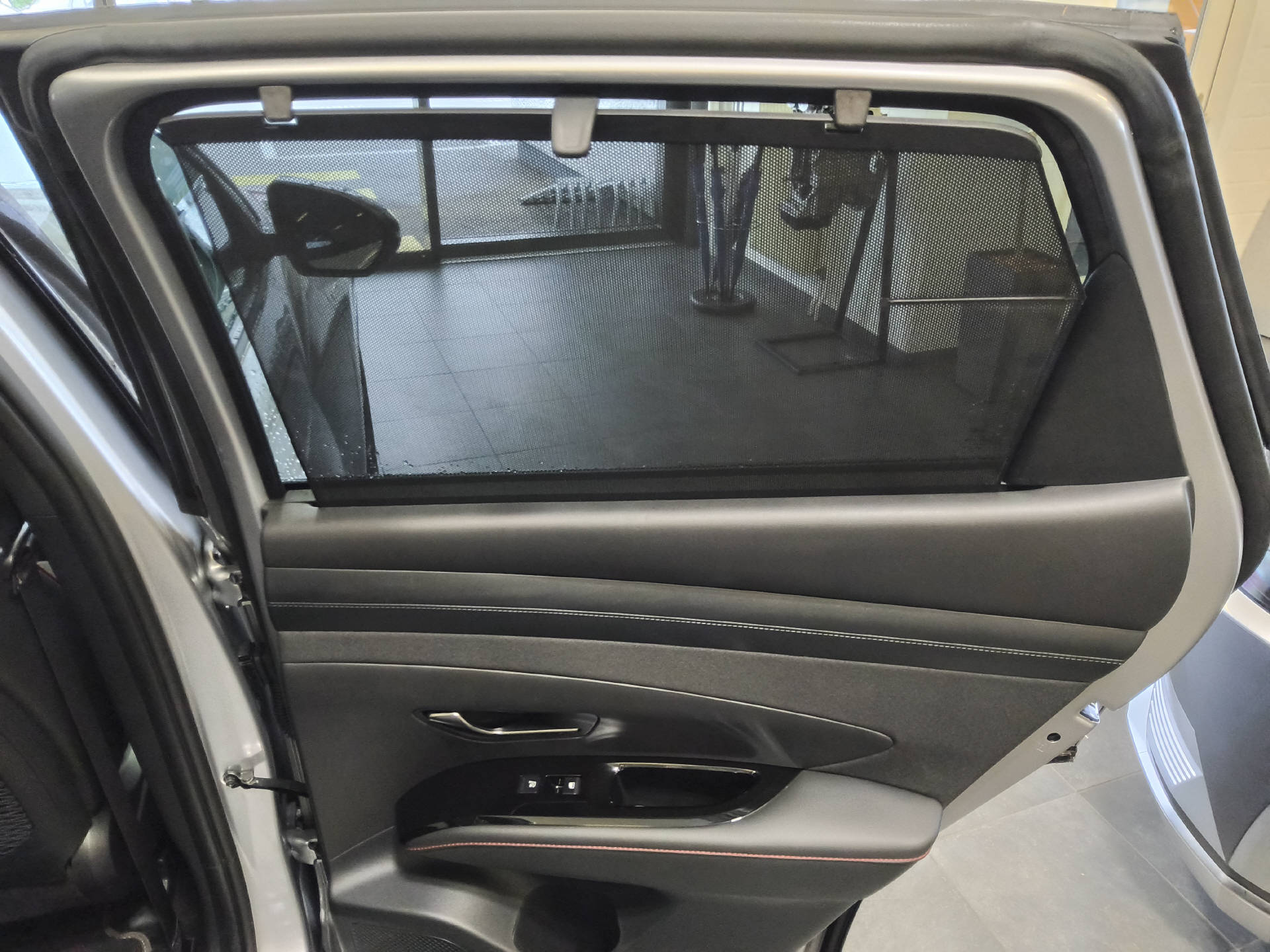 HYUNDAI Tucson 1.6 T-GDi PHEV N-Line 4WD-image-16