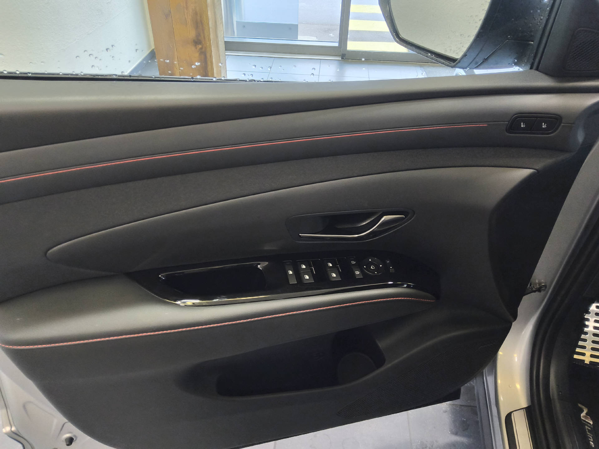 HYUNDAI Tucson 1.6 T-GDi PHEV N-Line 4WD-image-19