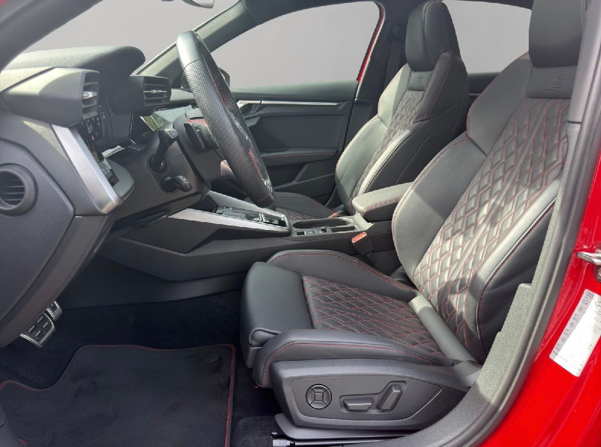 AUDI S3 Limousine 2.0 TFSI quattro S-tronic *Carbon Exterieur*-image-2