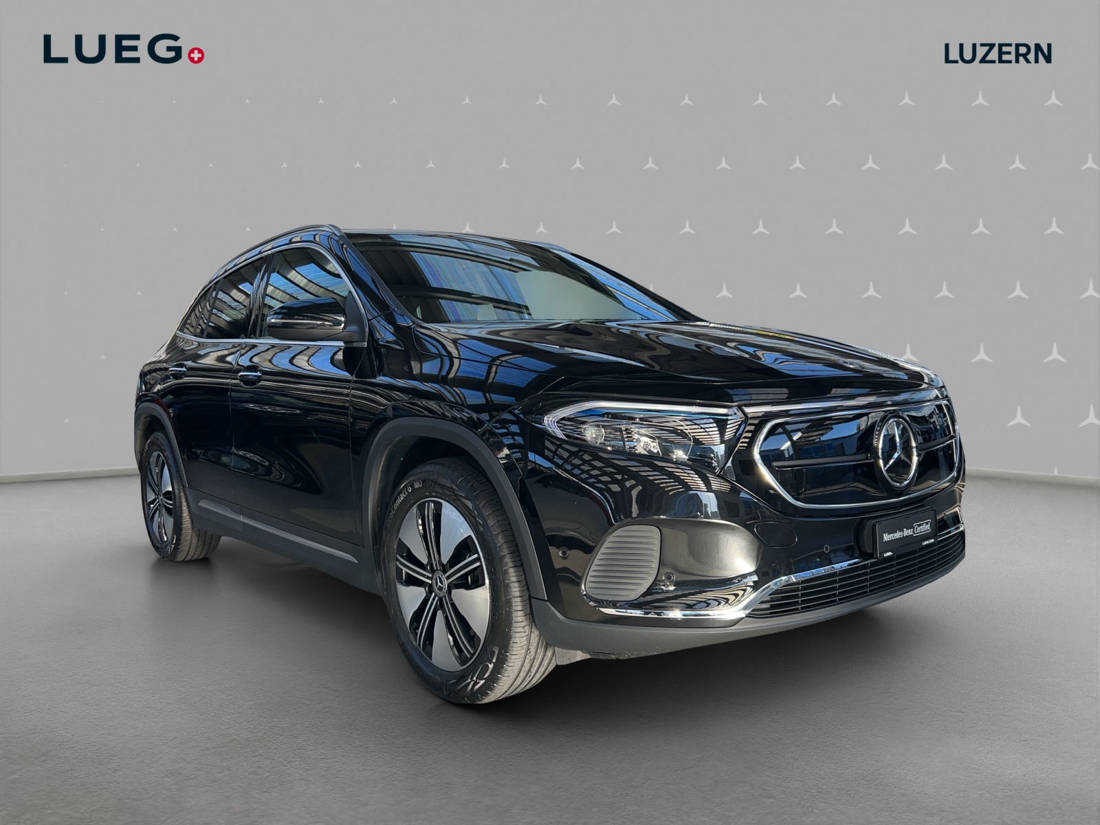 MERCEDES-BENZ EQA 300 4Matic-image-4