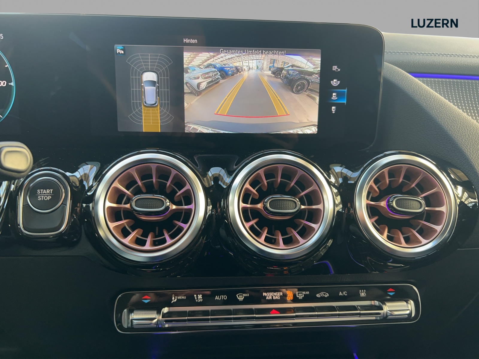 MERCEDES-BENZ EQA 300 4Matic-image-11