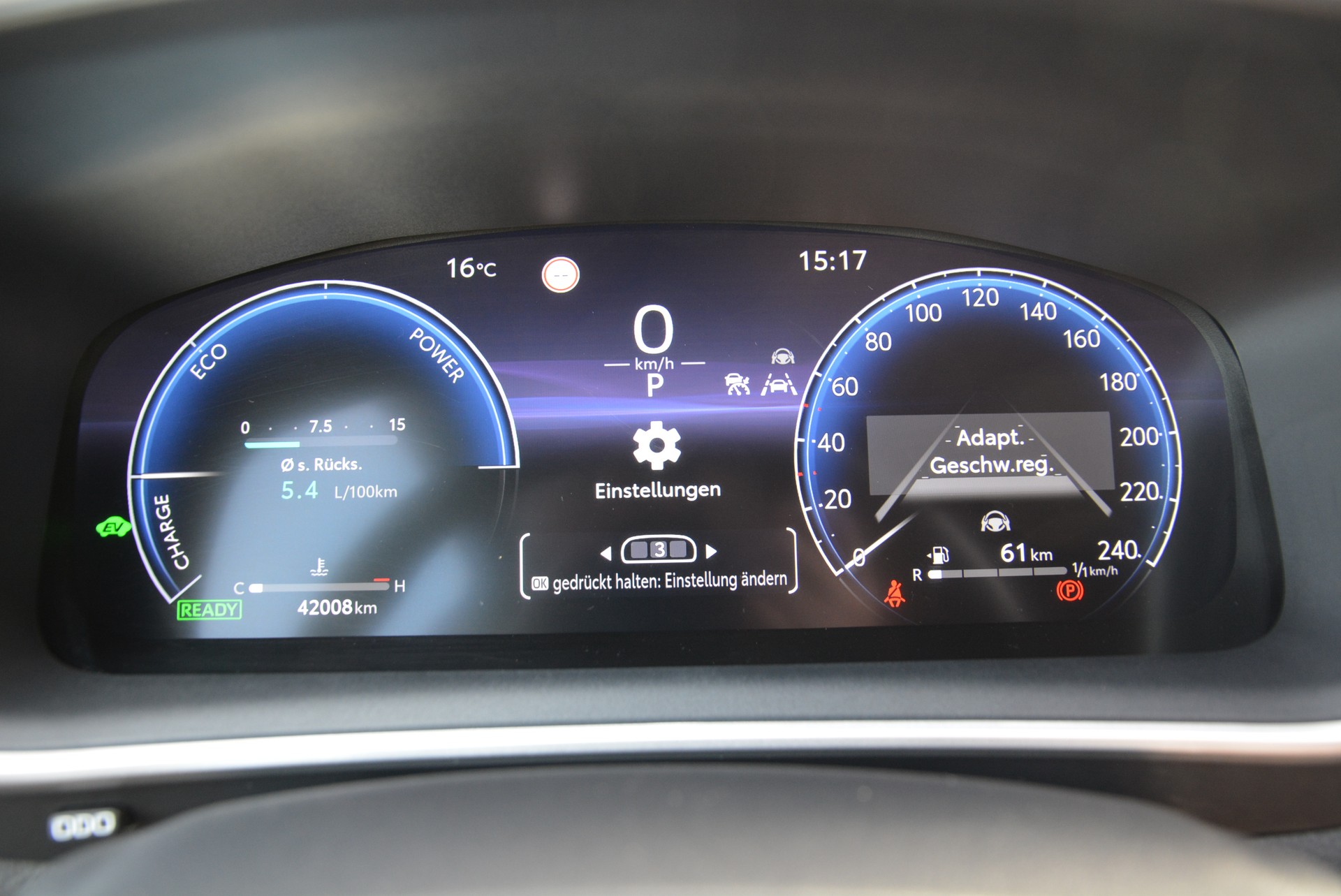 TOYOTA Corolla Cross 2.0 4WD Premium e-CVT-image-5