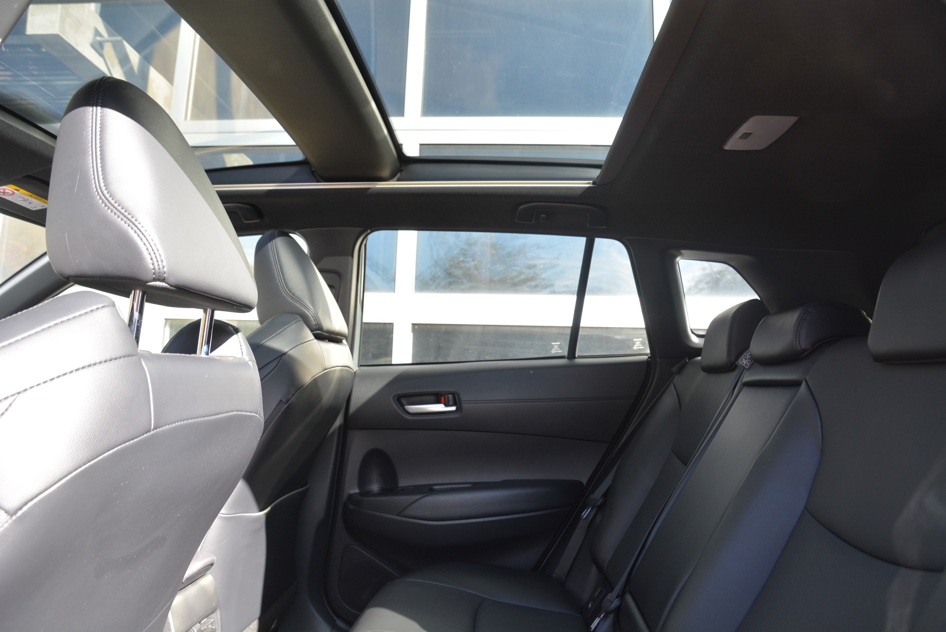 TOYOTA Corolla Cross 2.0 4WD Premium e-CVT-image-15