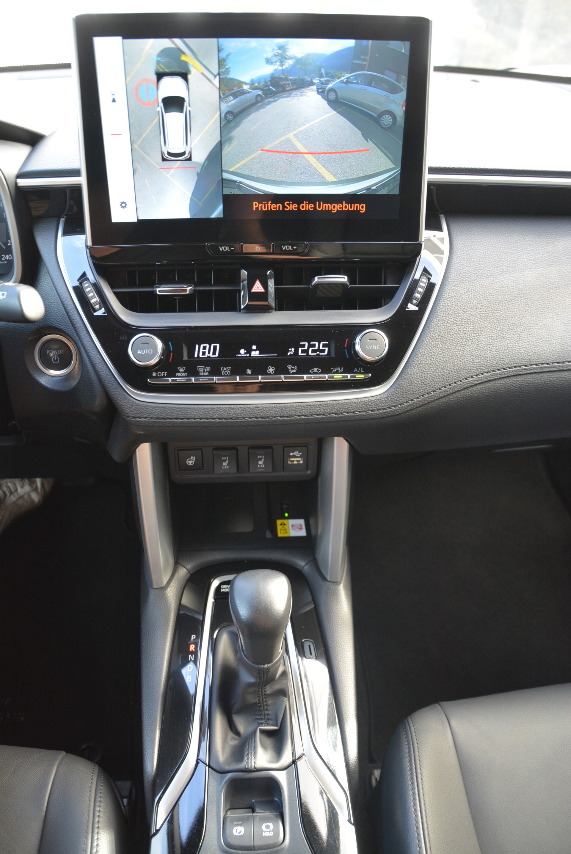 TOYOTA Corolla Cross 2.0 4WD Premium e-CVT-image-6