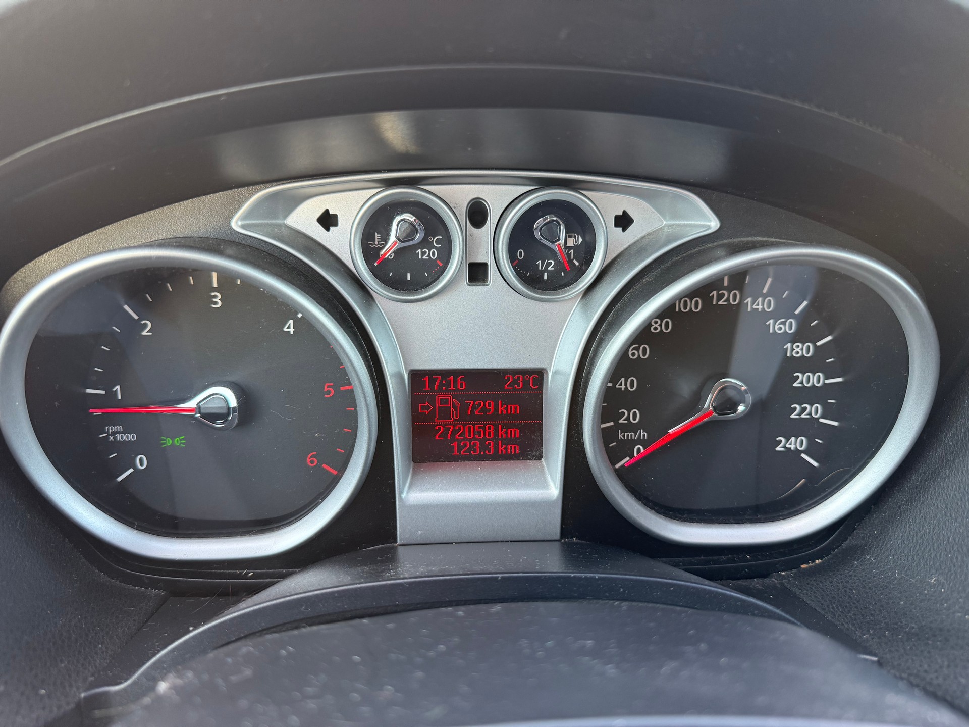 FORD Kuga 2.0 TDCi Titanium 4WD-image-12