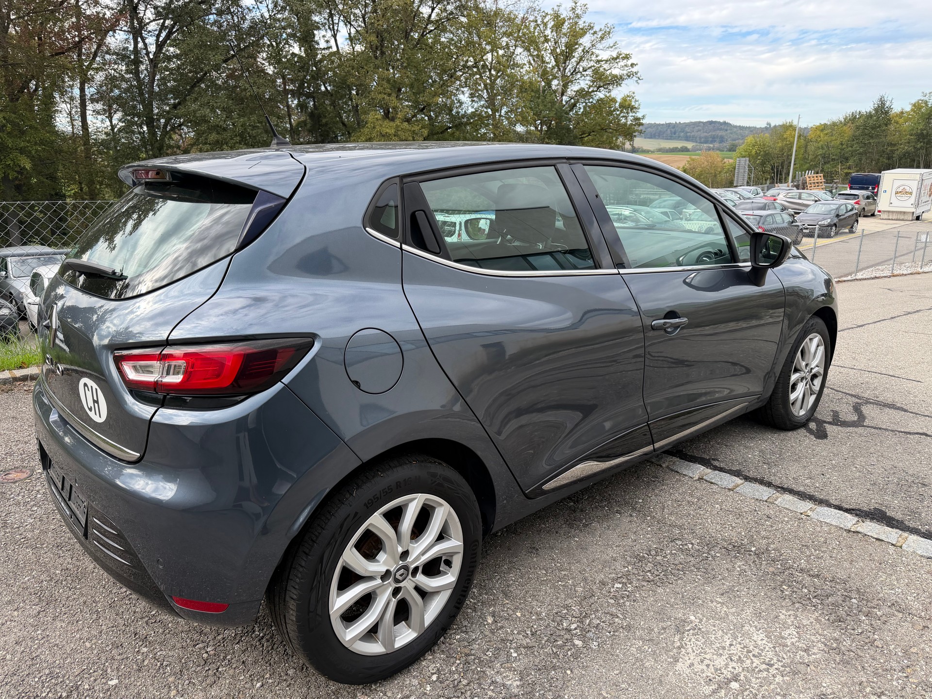 RENAULT Clio 1.2 16V T Intens-image-2
