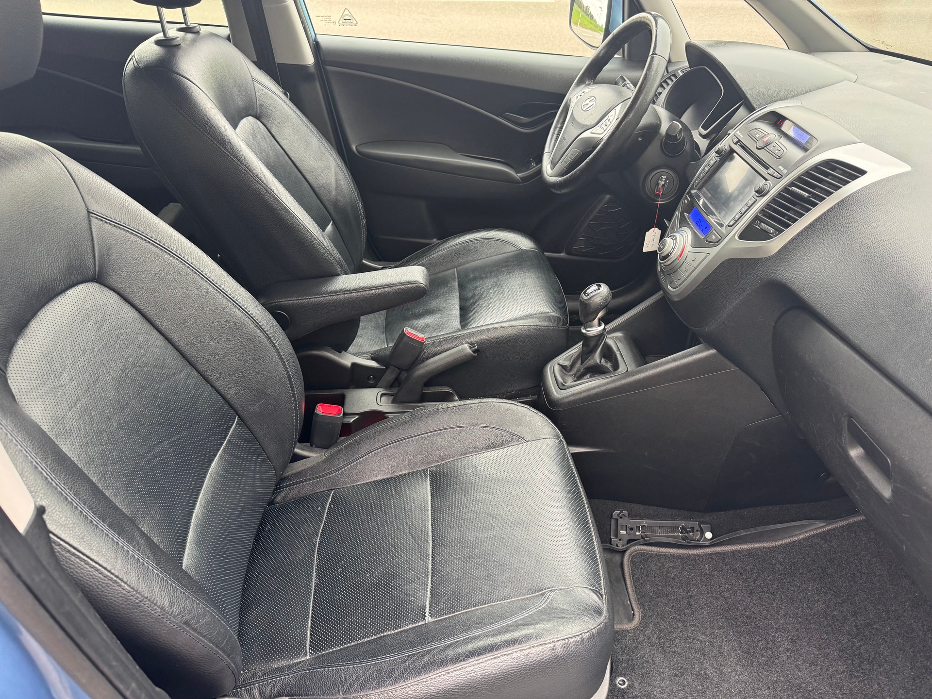 HYUNDAI iX20-image-10