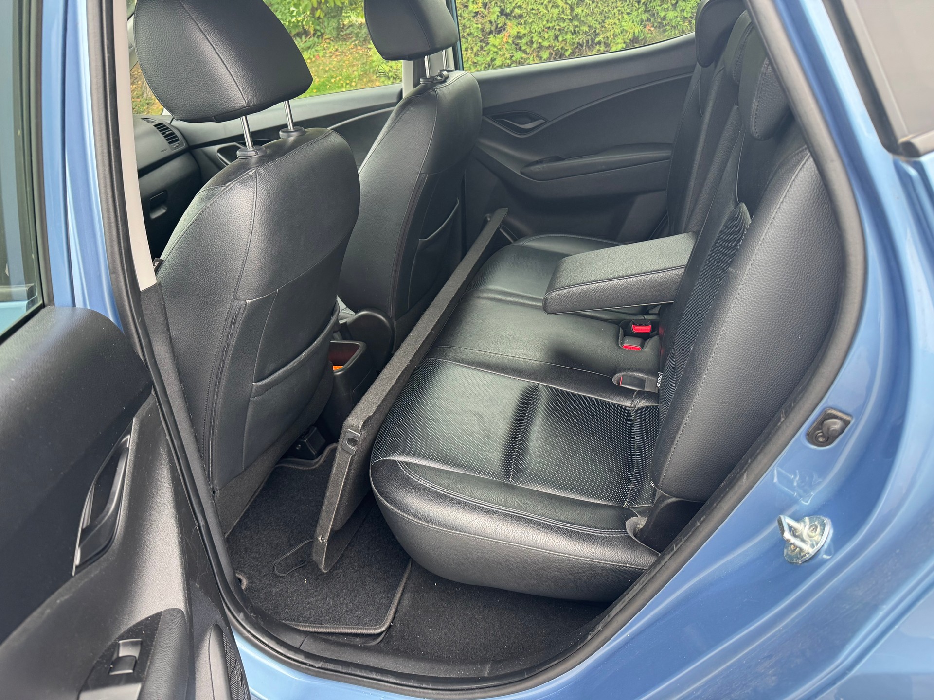 HYUNDAI iX20-image-9