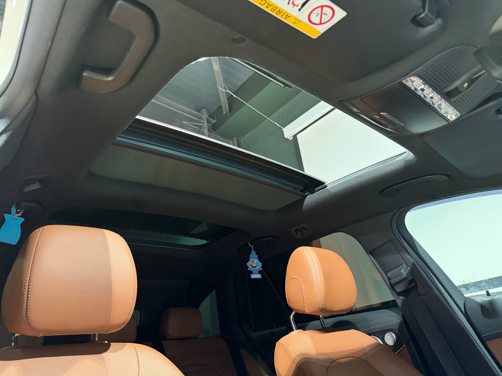 MERCEDES-BENZ C 300 d AMG Line 4Matic 9G-Tronic-image-16